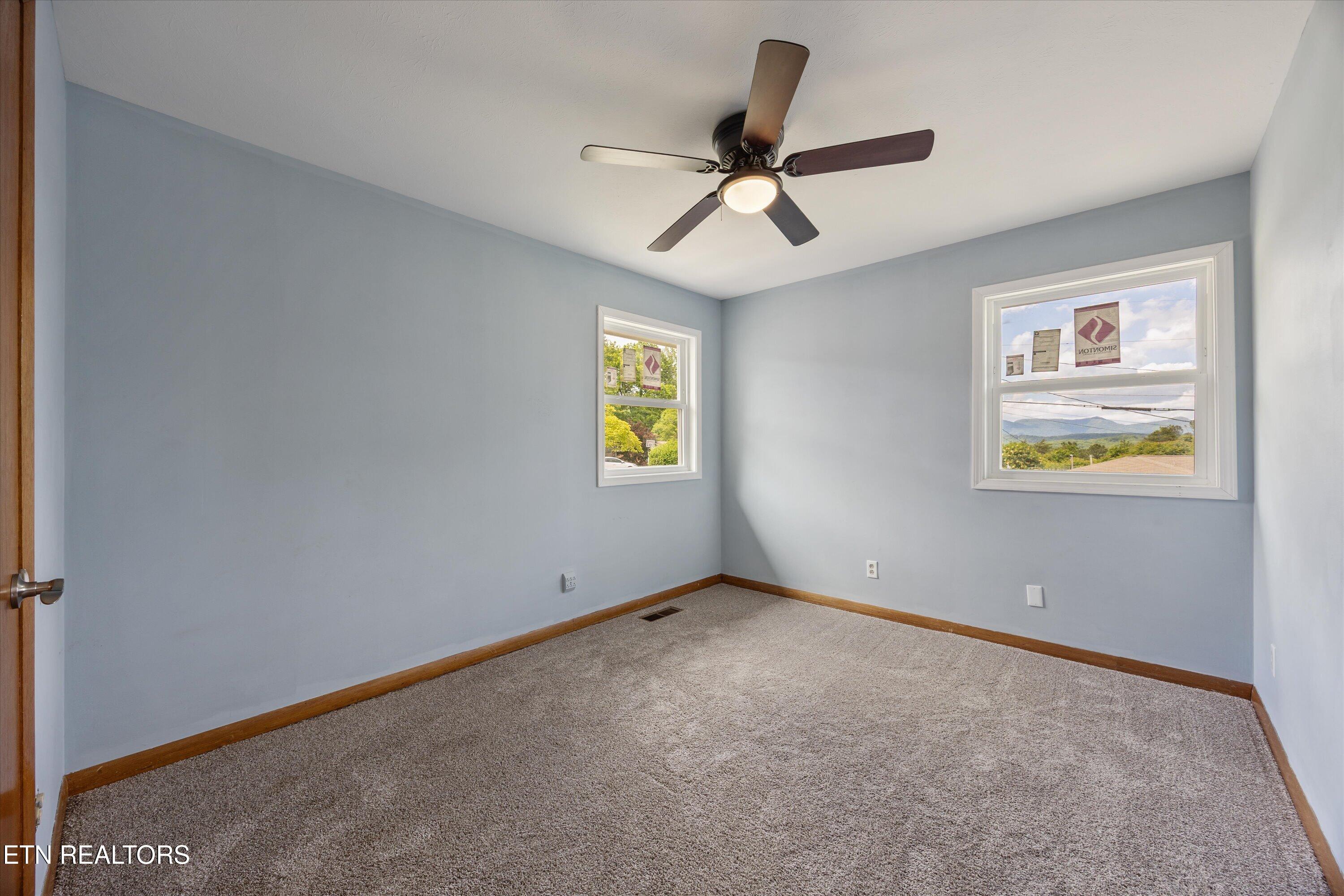 121 Washburn Circle Oak Ridge TN 37830