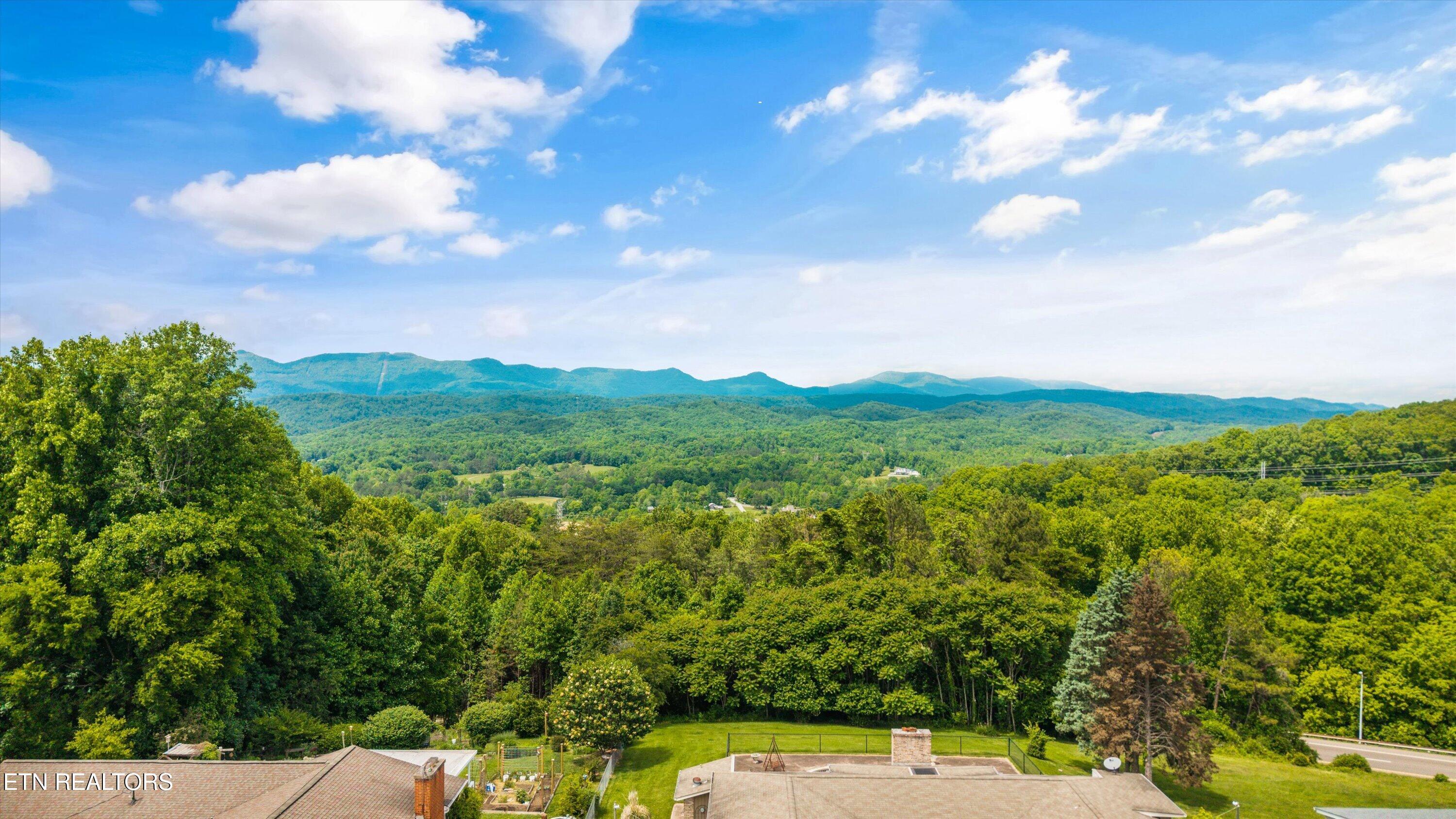 121 Washburn Circle Oak Ridge TN 37830