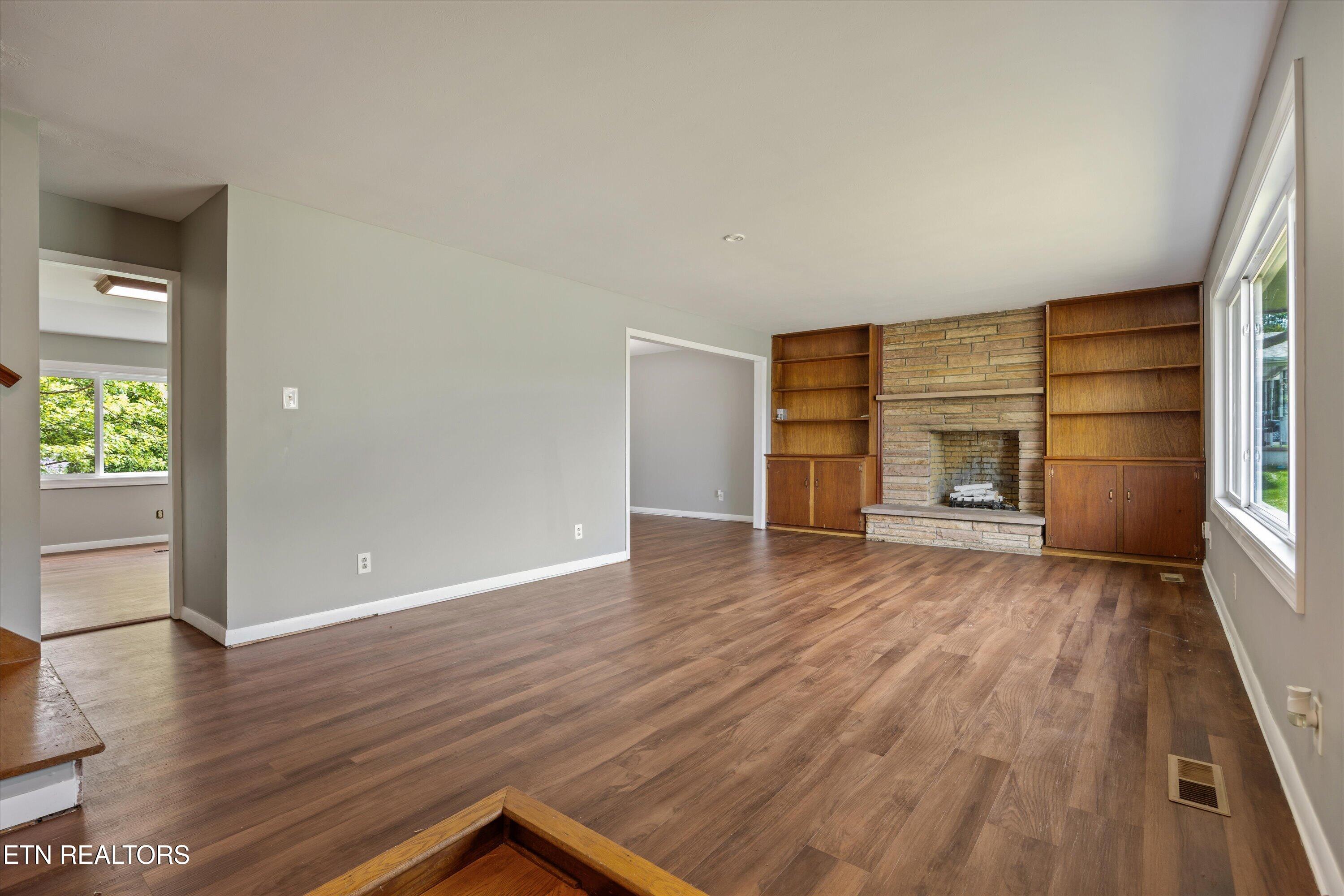 121 Washburn Circle Oak Ridge TN 37830
