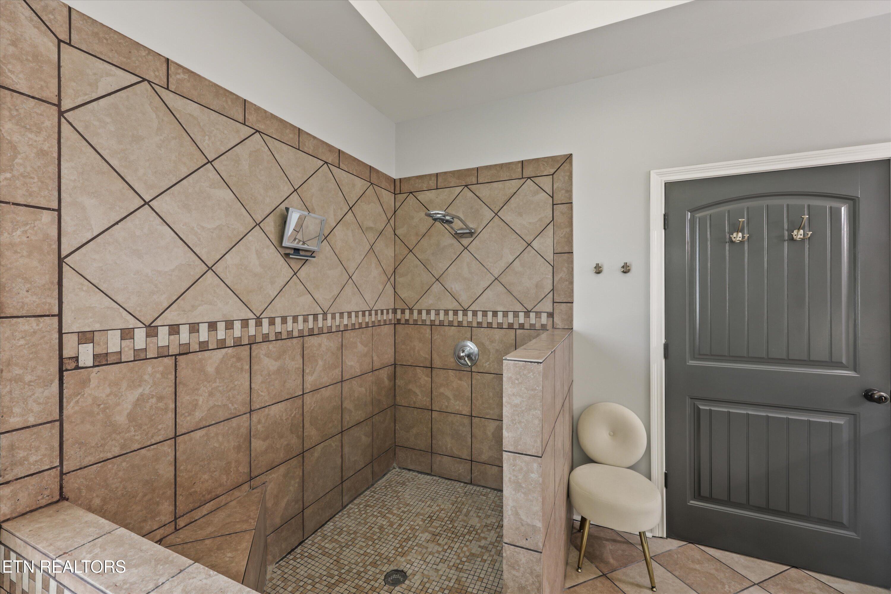7876 Hines Valley Road Lenoir City TN 37771