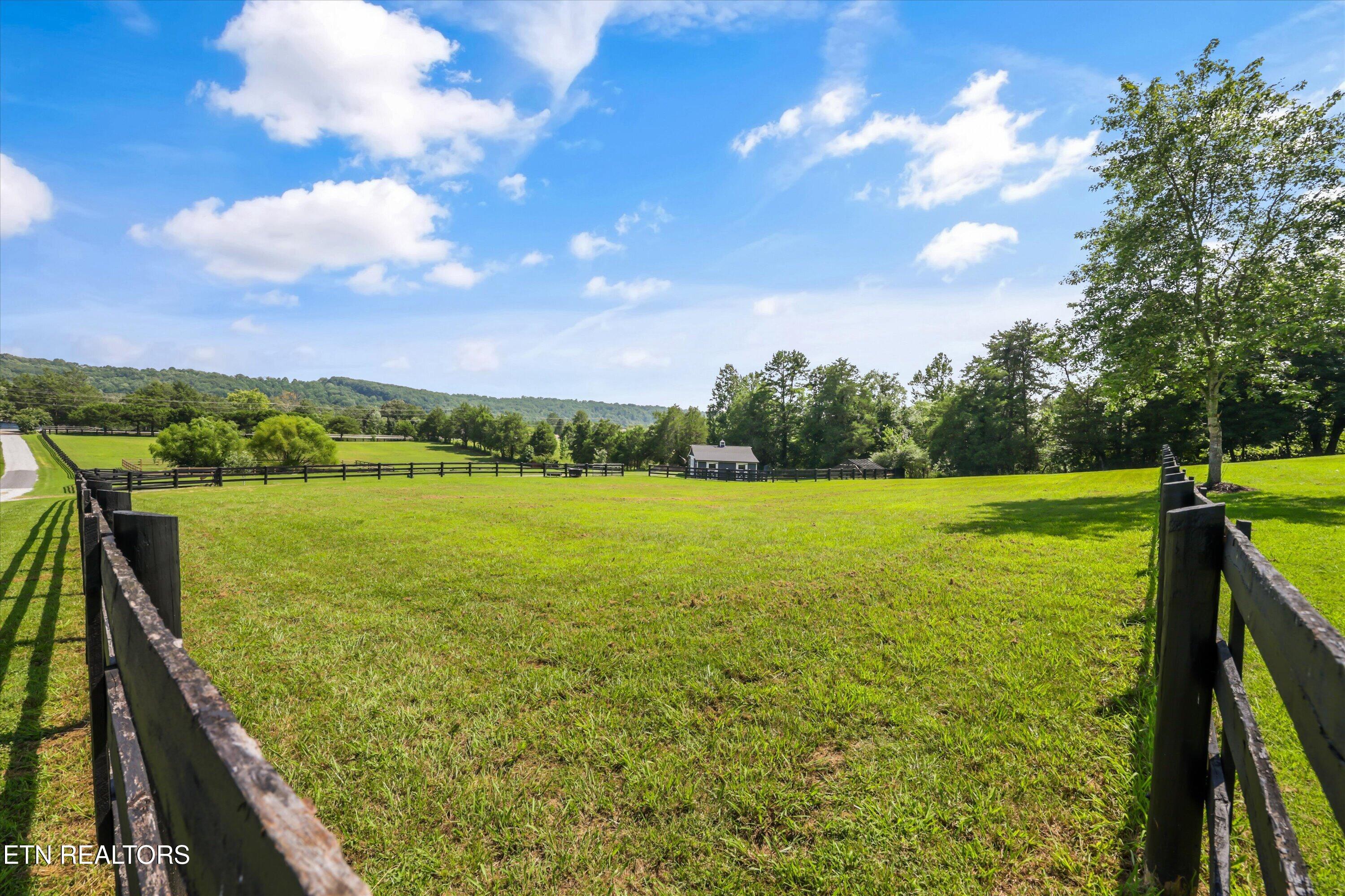 7876 Hines Valley Road Lenoir City TN 37771