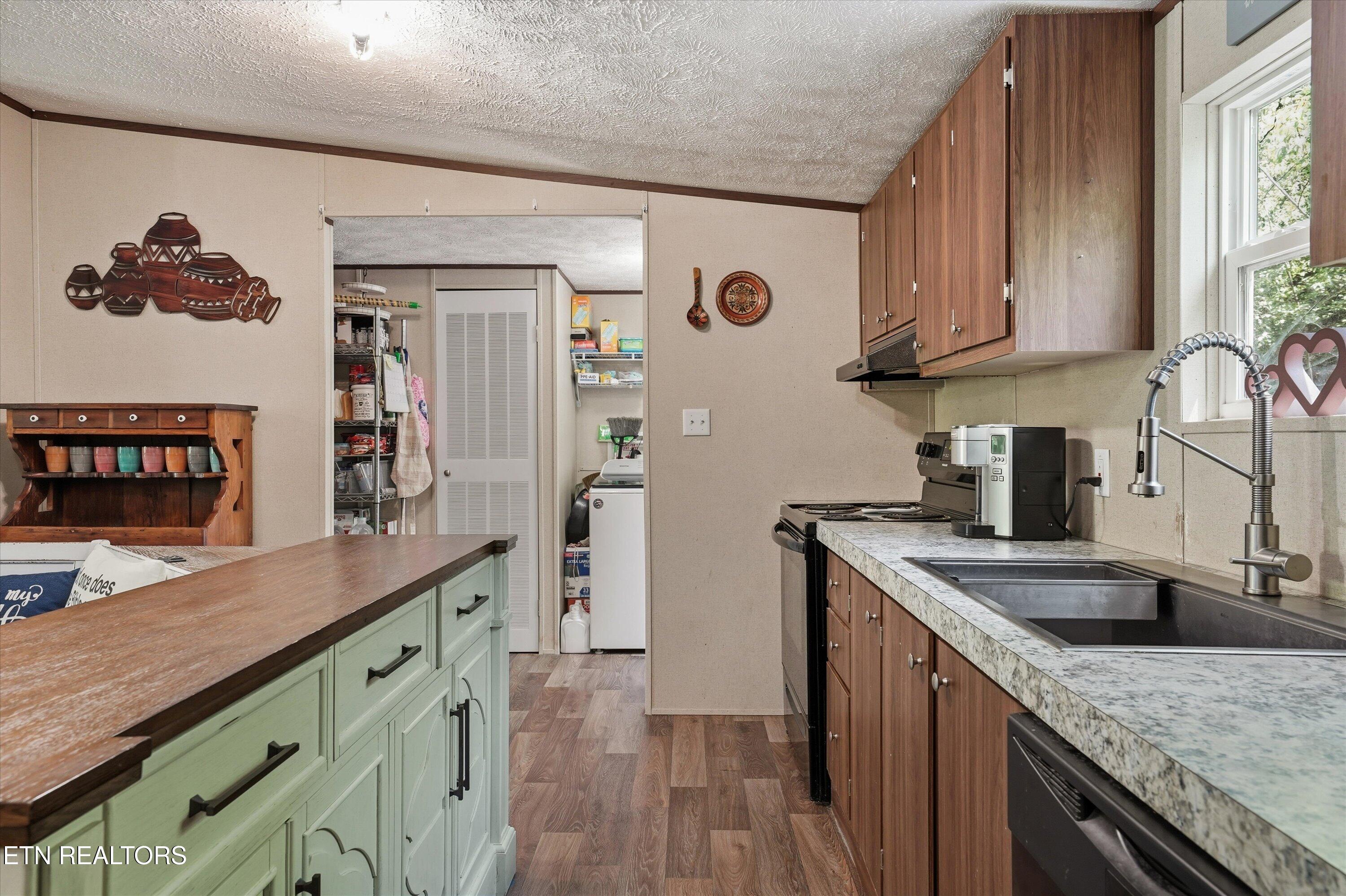 8360 Brickyard Road Powell TN 37849