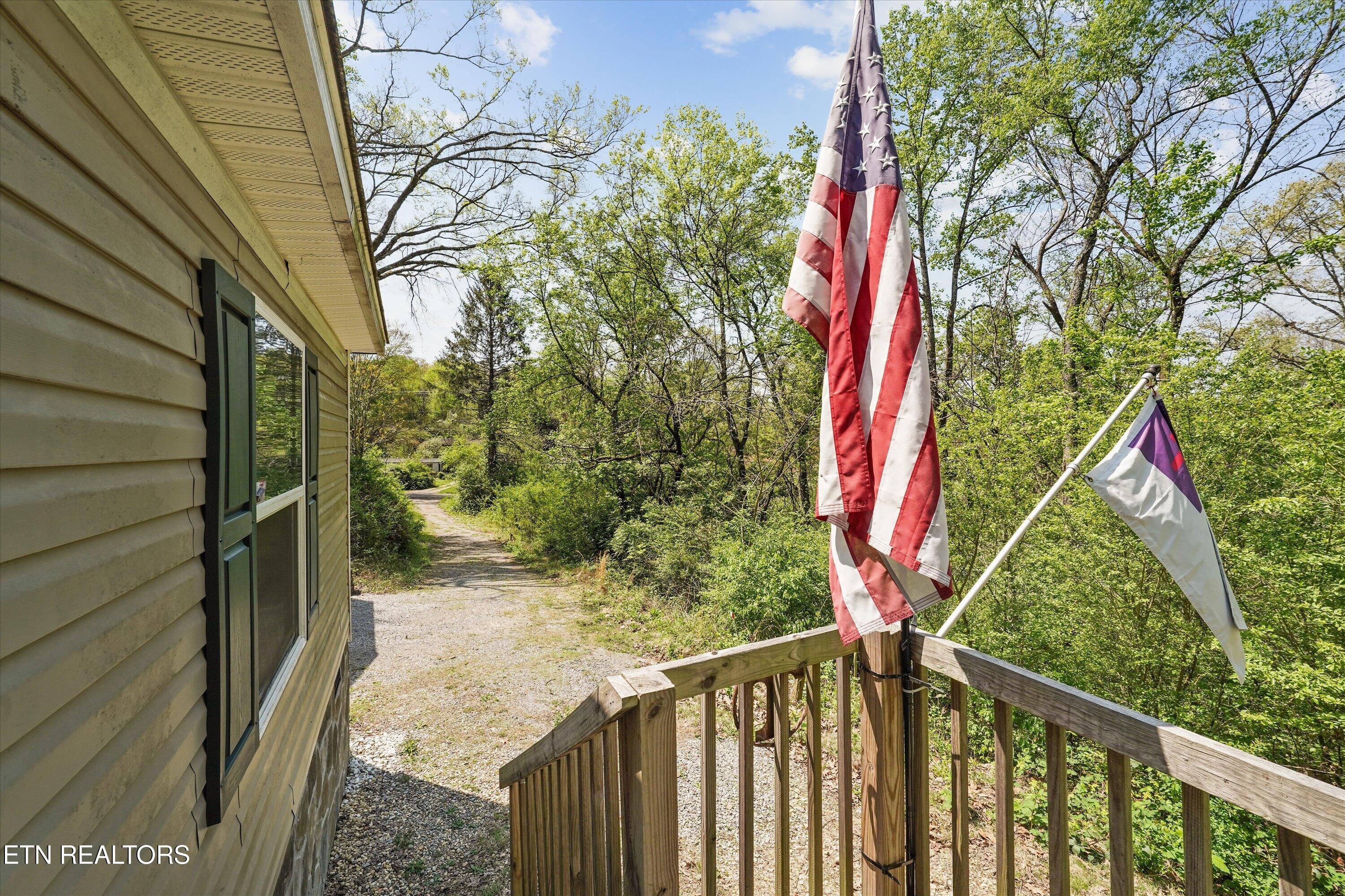 8360 Brickyard Road Powell TN 37849