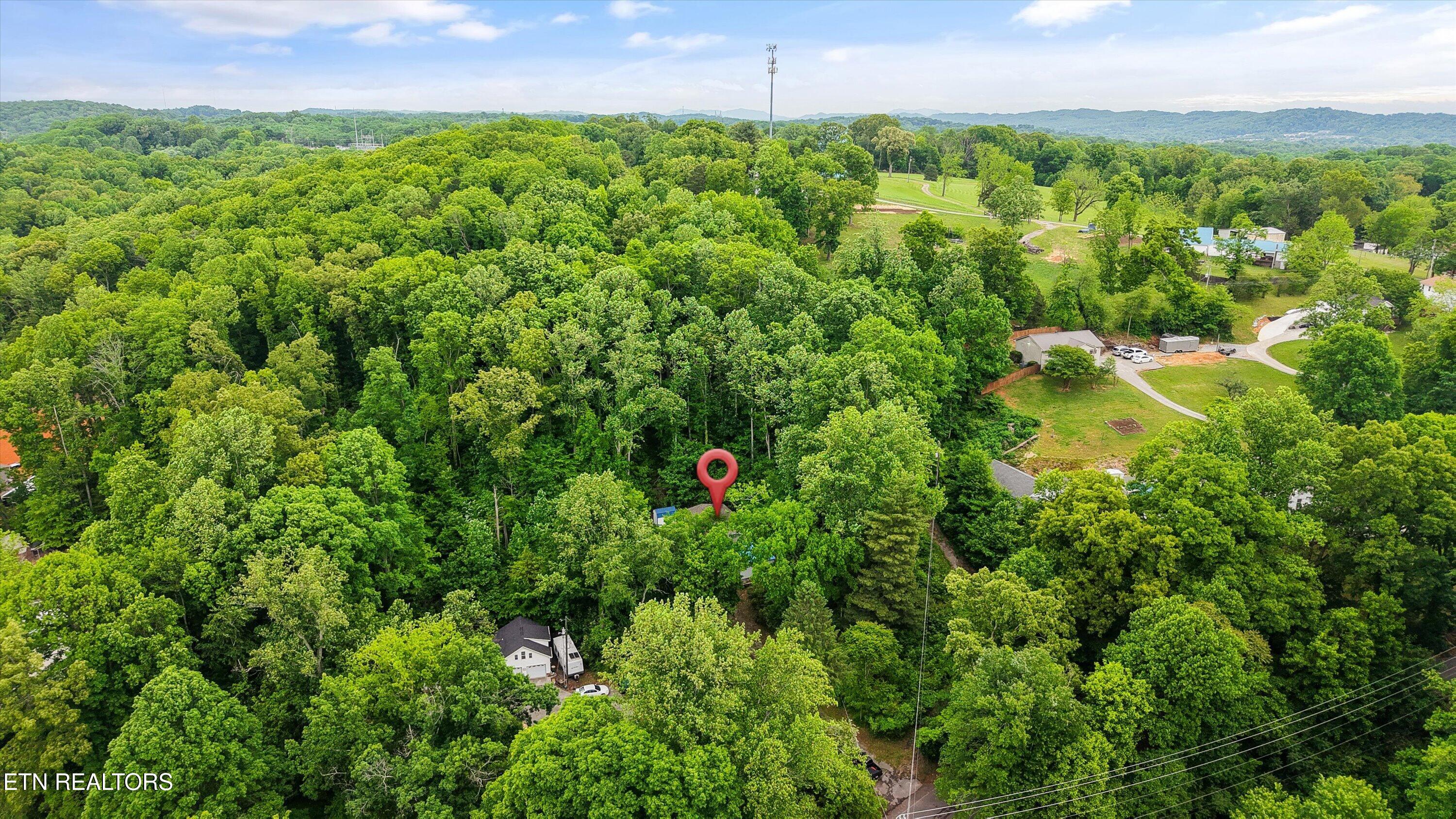 8360 Brickyard Road Powell TN 37849