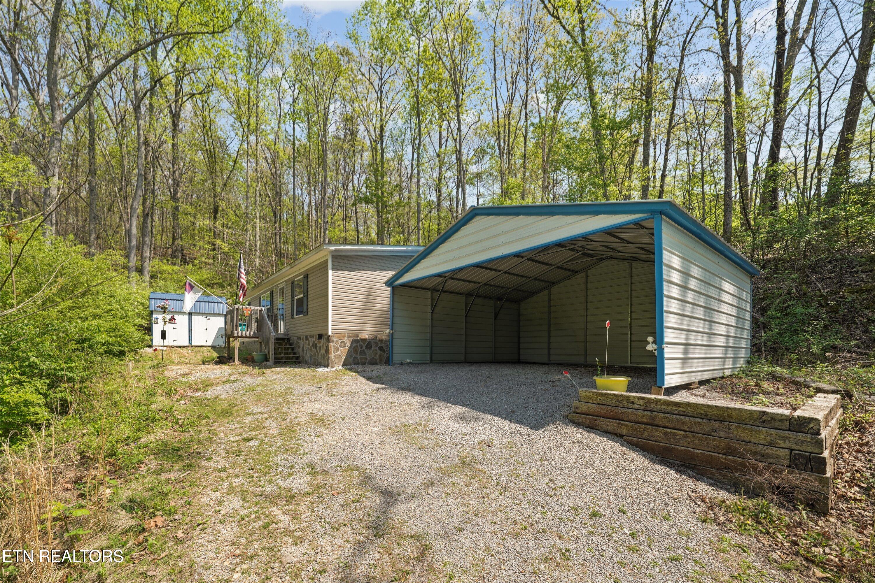 8360 Brickyard Road Powell TN 37849