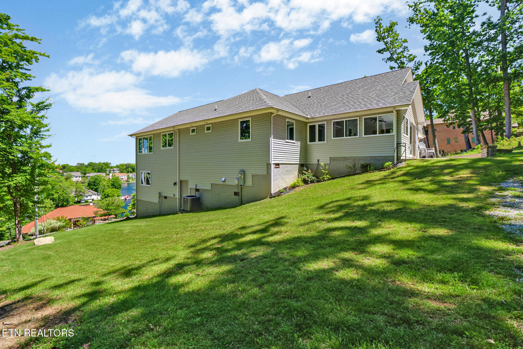 38 Markham Terrace Crossville TN 38558