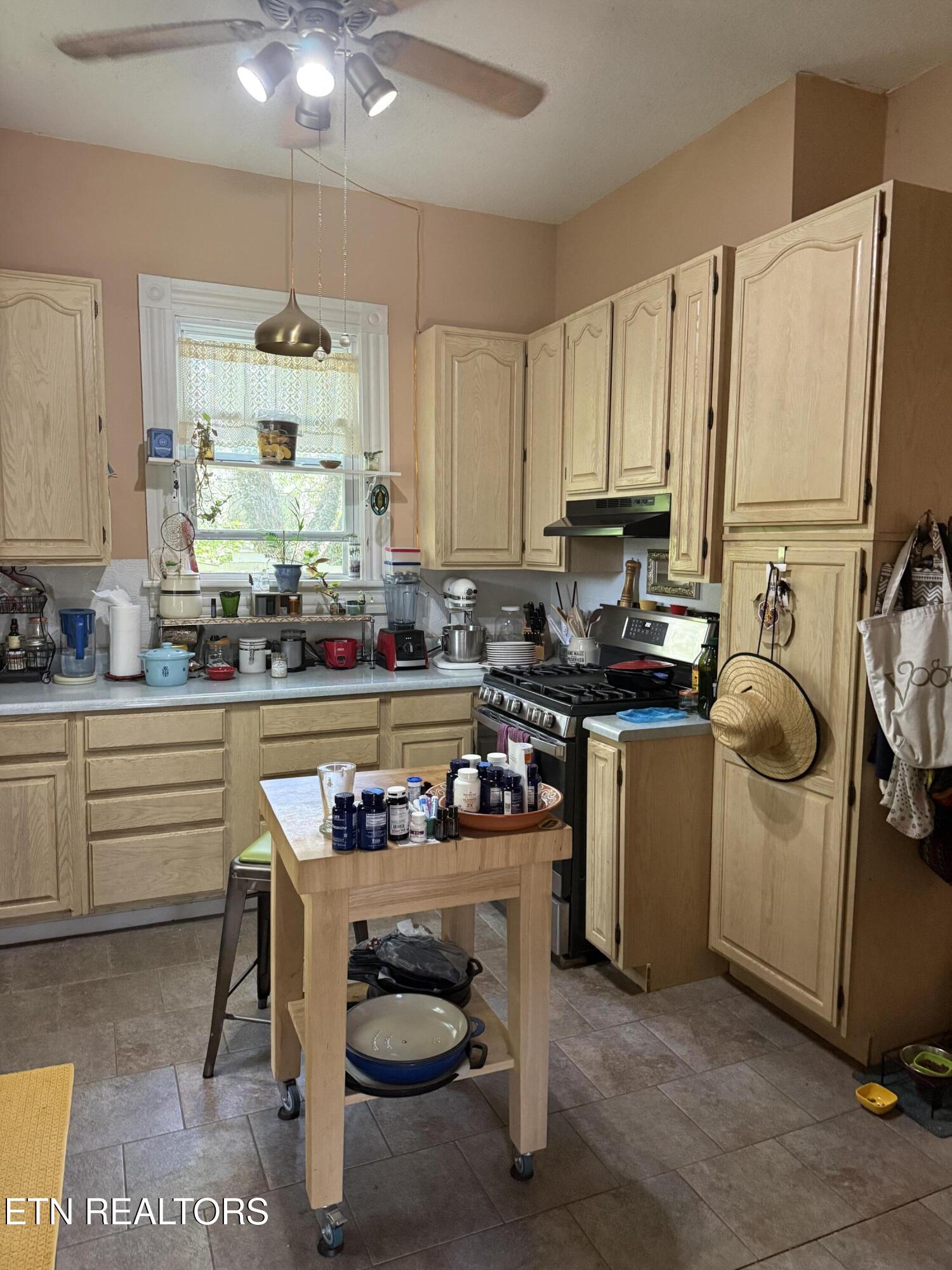 922 Chickamauga Avenue Knoxville TN 37917