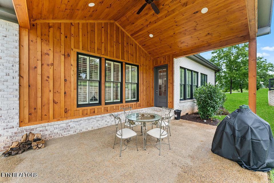 1730 Persimmon Ridge Loudon TN 37774