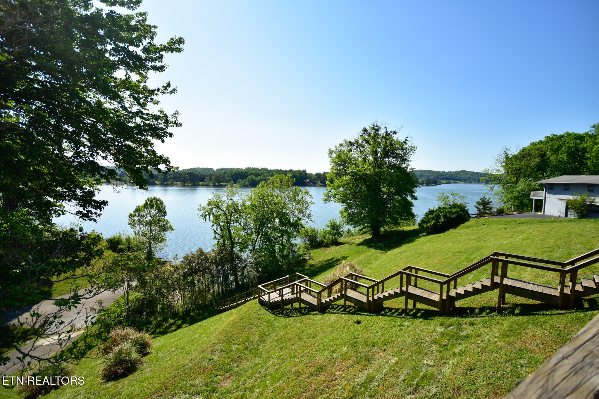 207 Lake Circle Harriman TN 37748