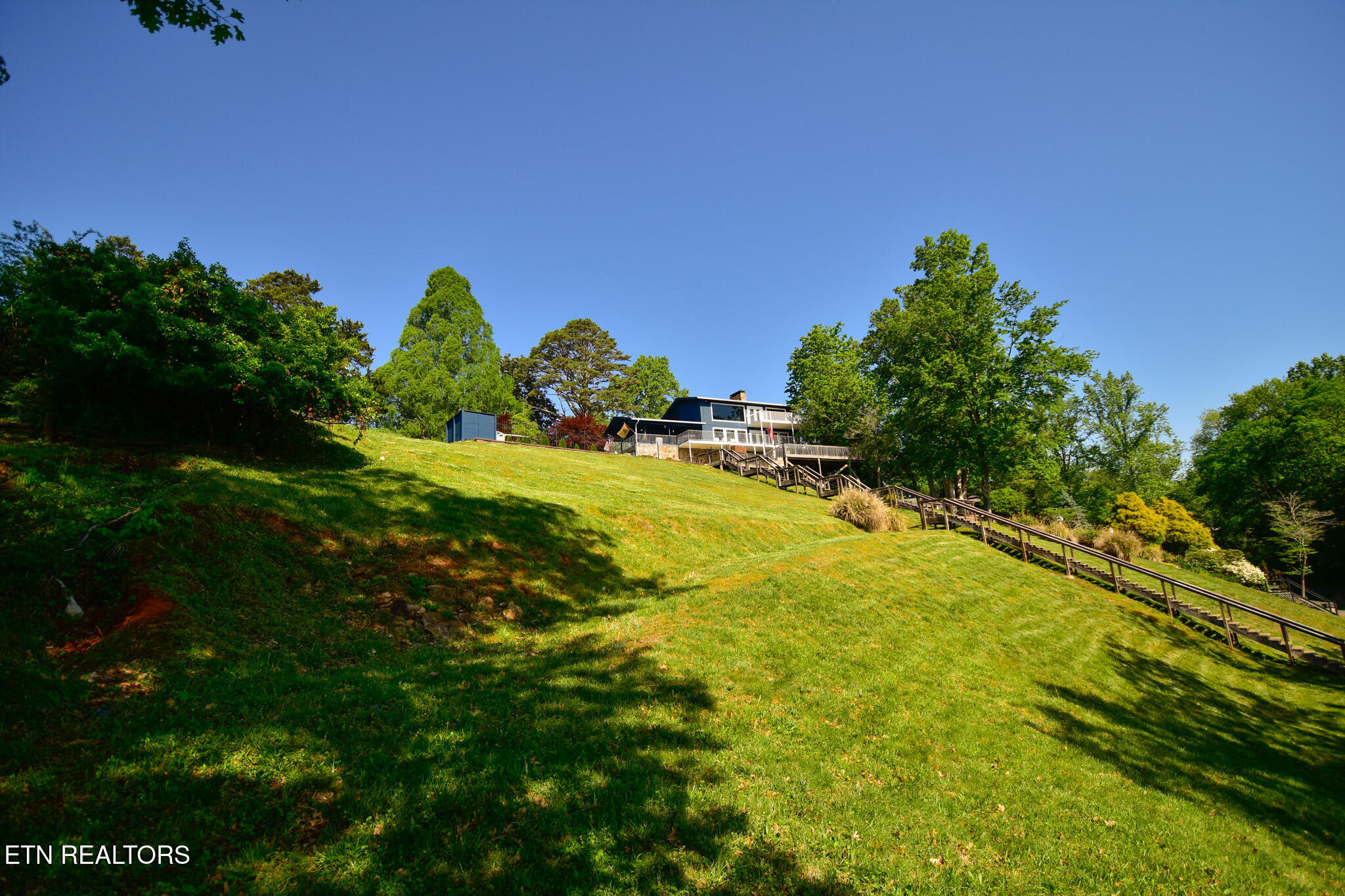 207 Lake Circle Harriman TN 37748
