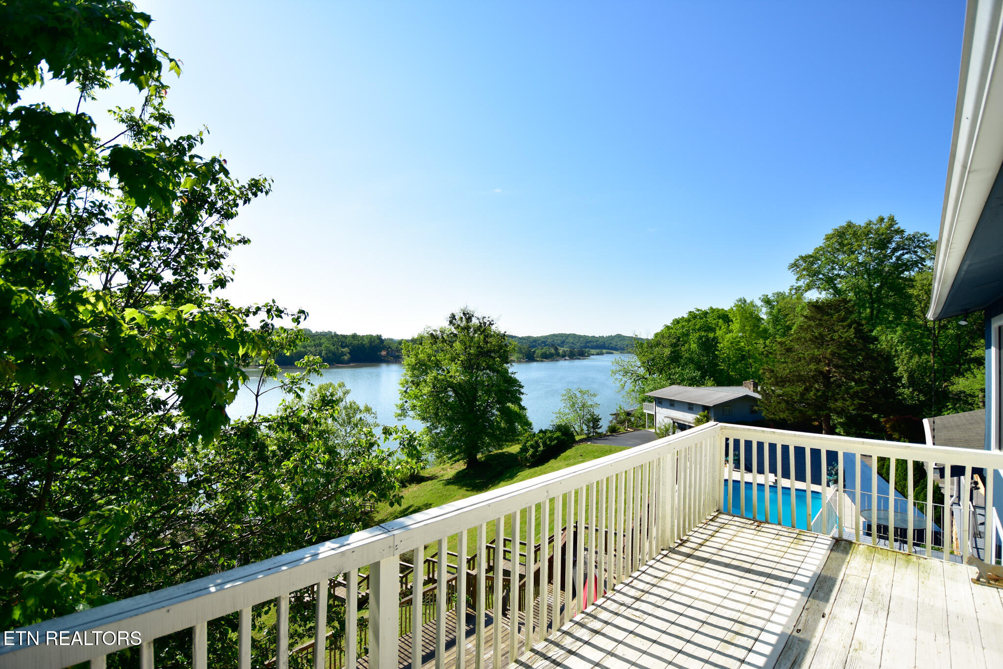 207 Lake Circle Harriman TN 37748