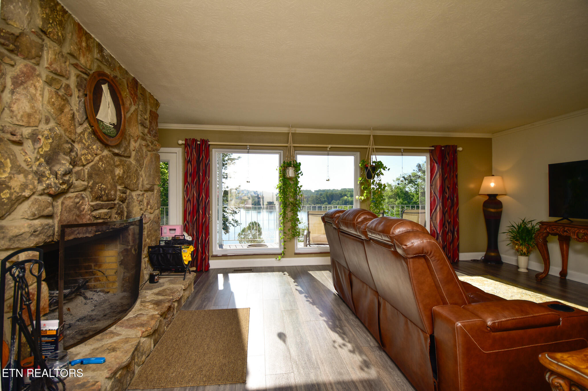 207 Lake Circle Harriman TN 37748