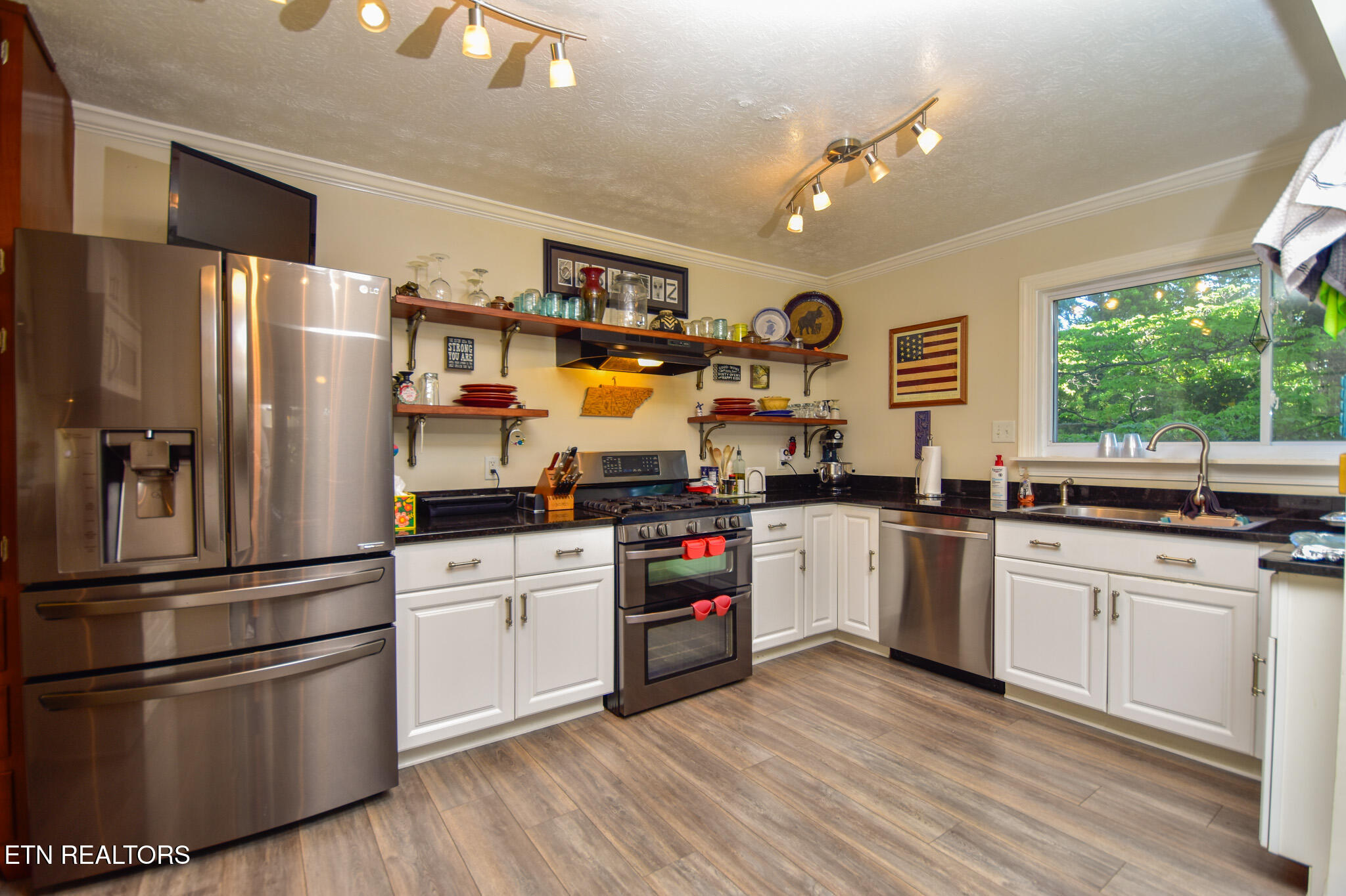 207 Lake Circle Harriman TN 37748