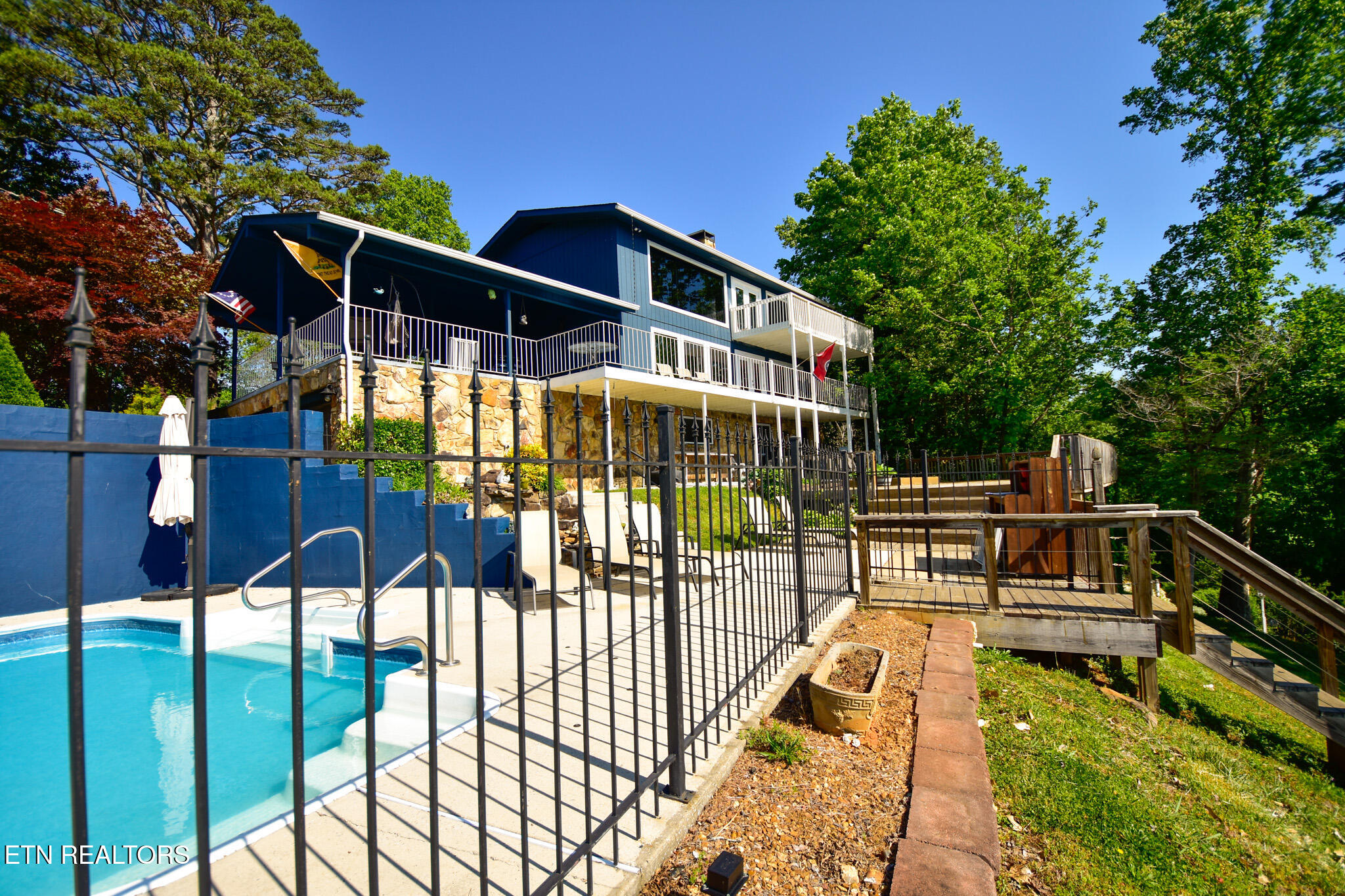 207 Lake Circle Harriman TN 37748