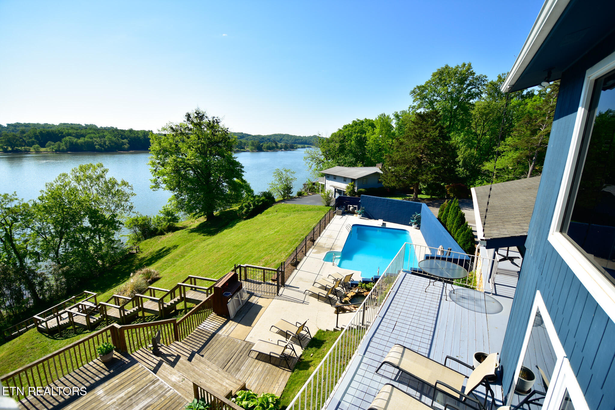 207 Lake Circle Harriman TN 37748
