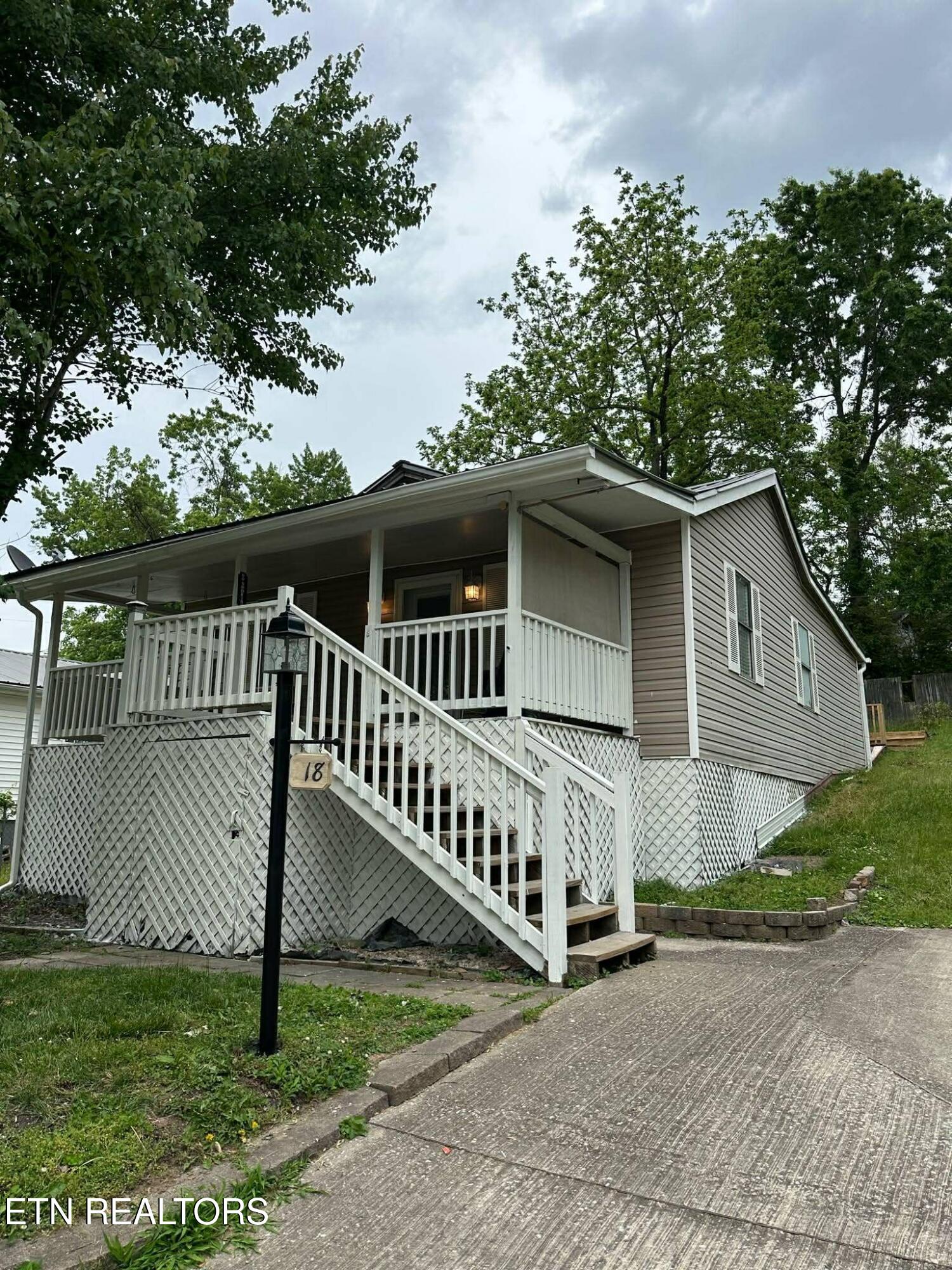 218 N Cross Street Oneida TN 37841