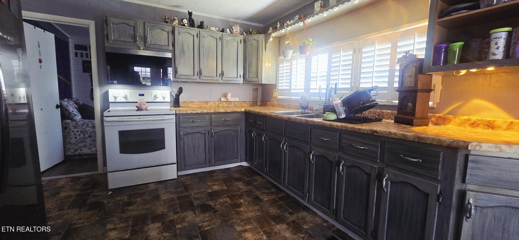 218 N Cross Street Oneida TN 37841