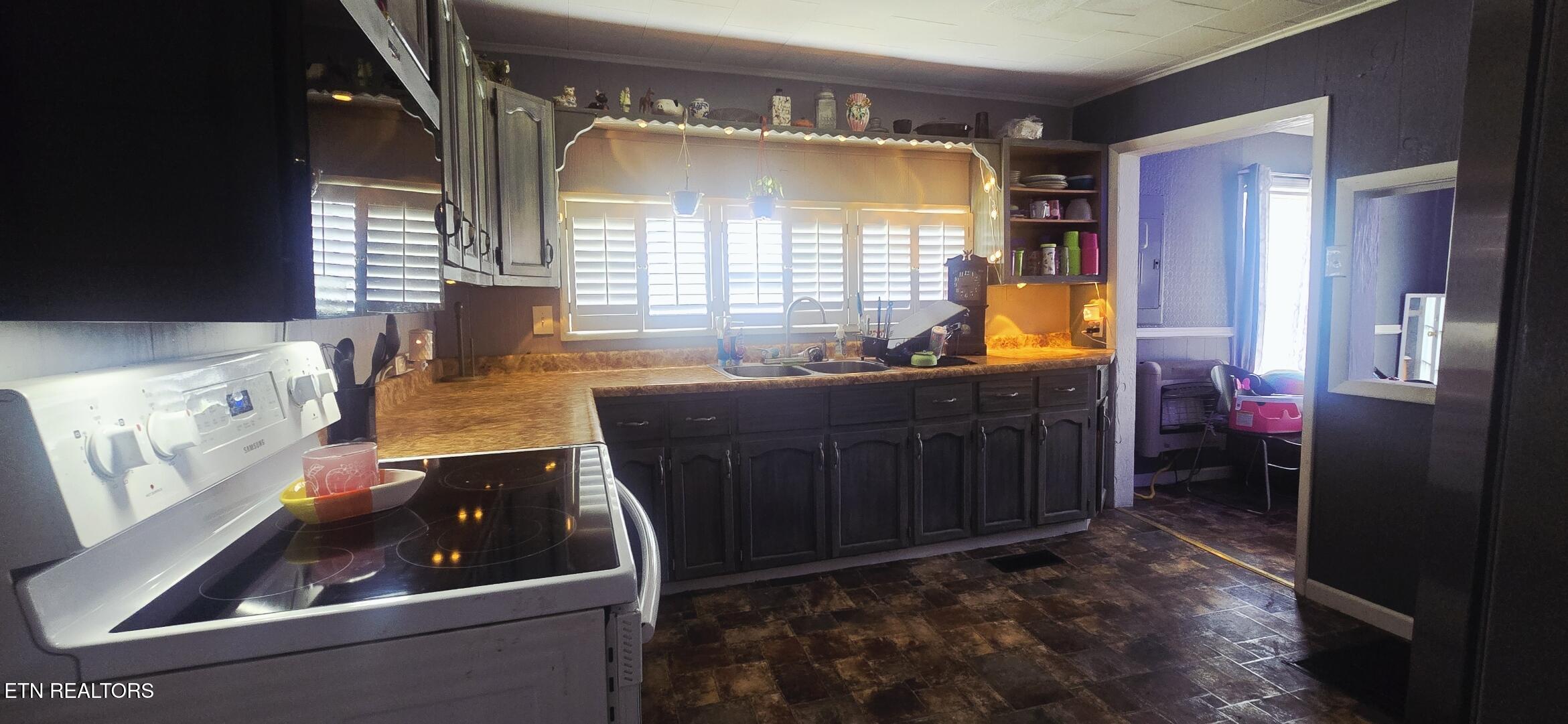 218 N Cross Street Oneida TN 37841