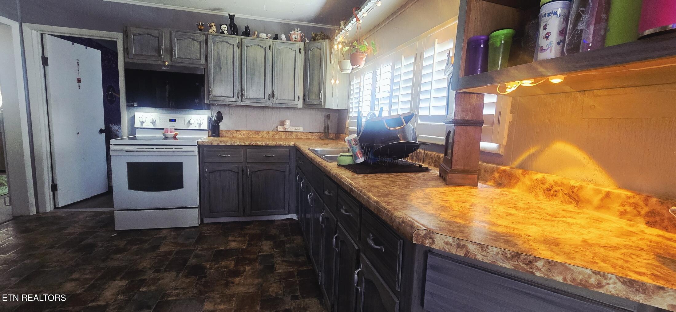 218 N Cross Street Oneida TN 37841