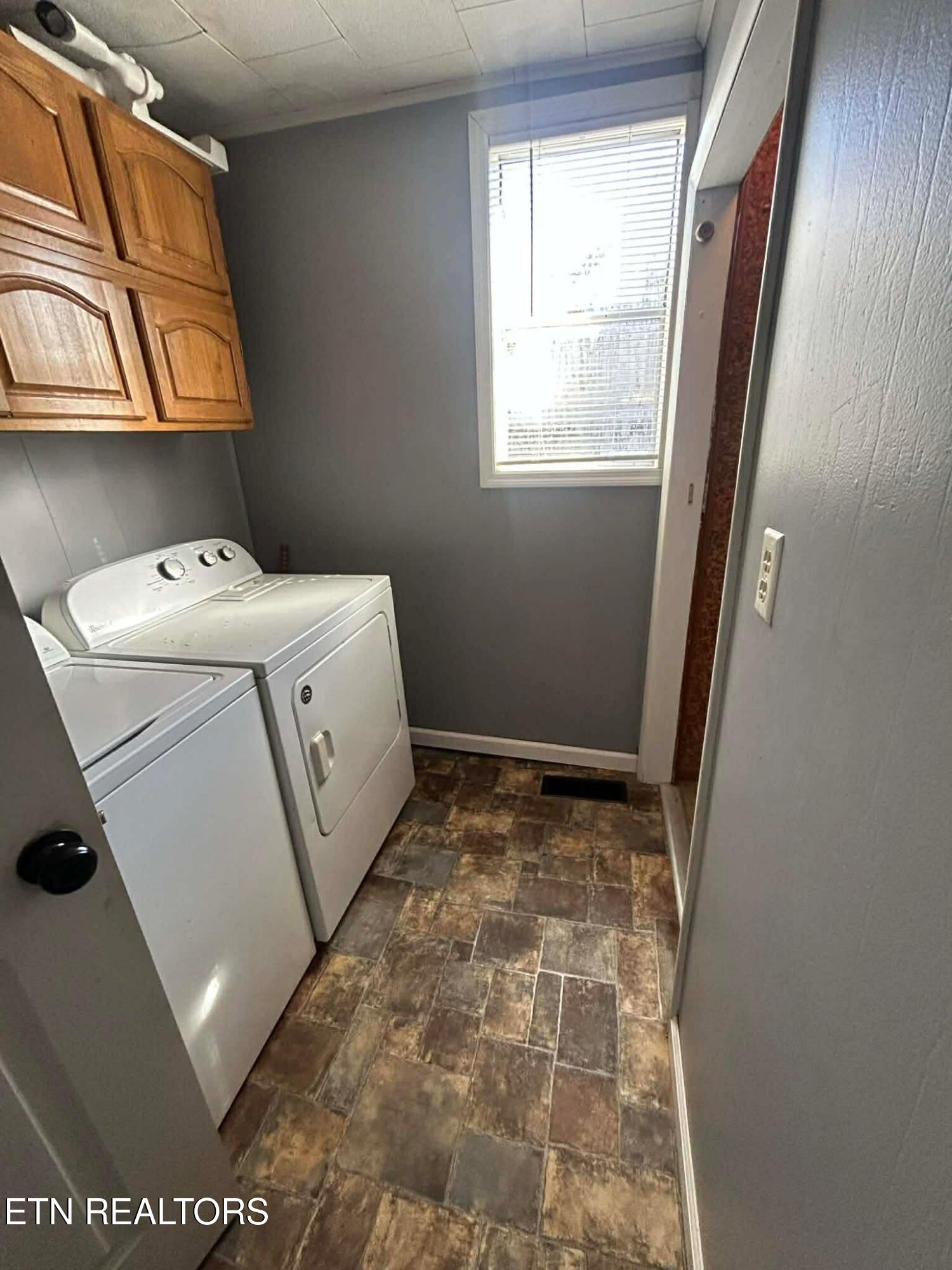 218 N Cross Street Oneida TN 37841