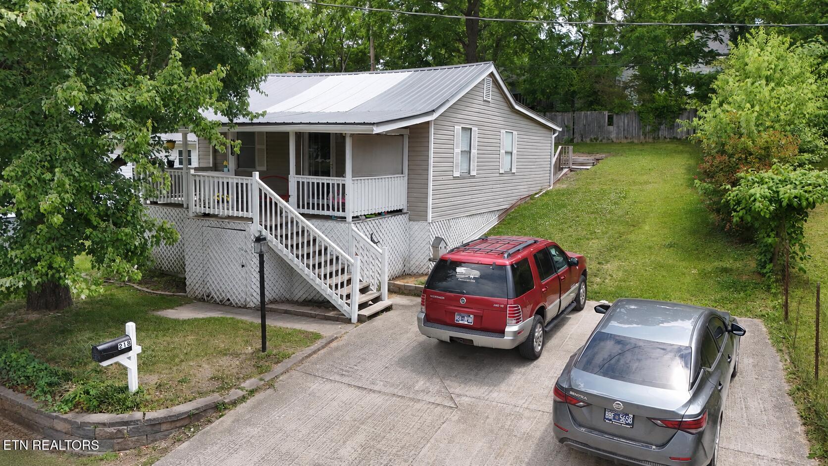 218 N Cross Street Oneida TN 37841