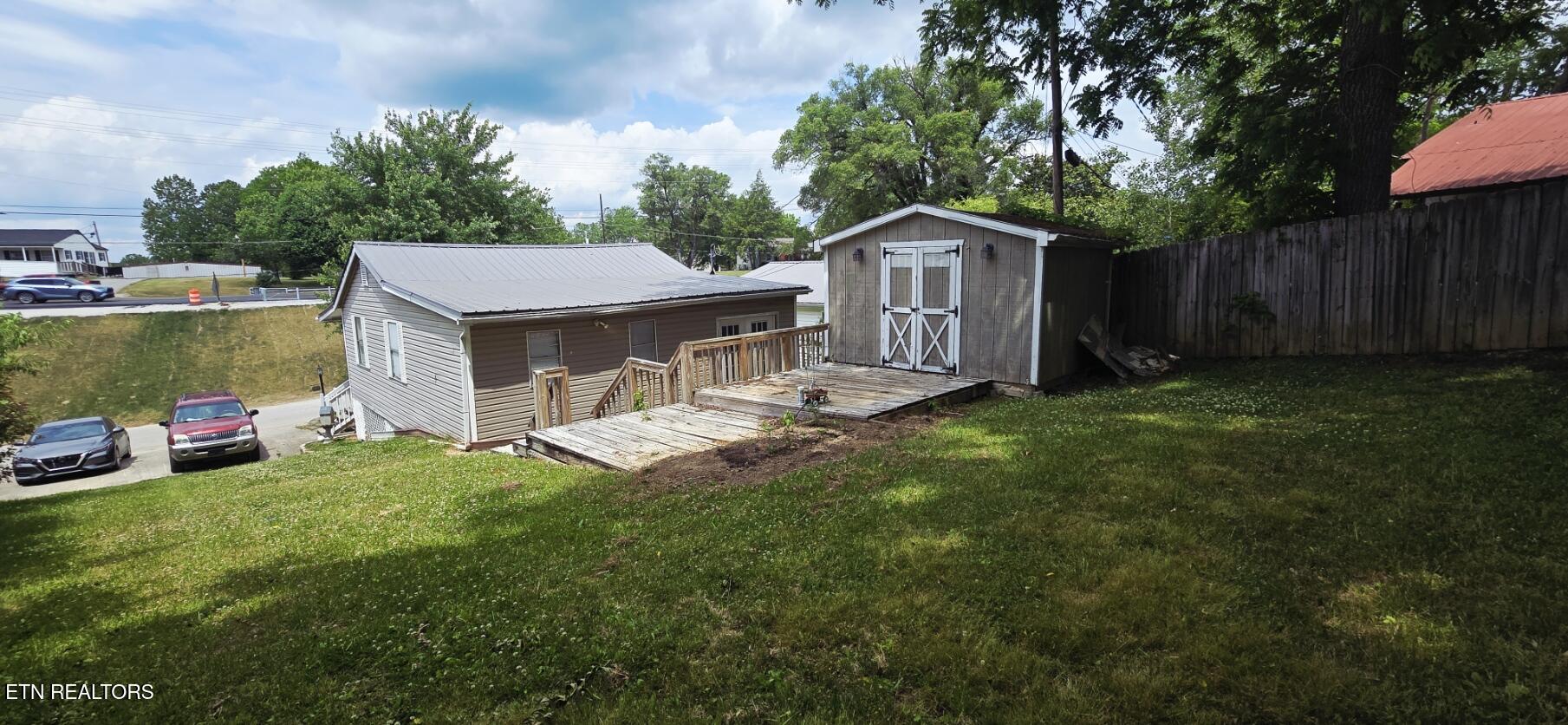 218 N Cross Street Oneida TN 37841
