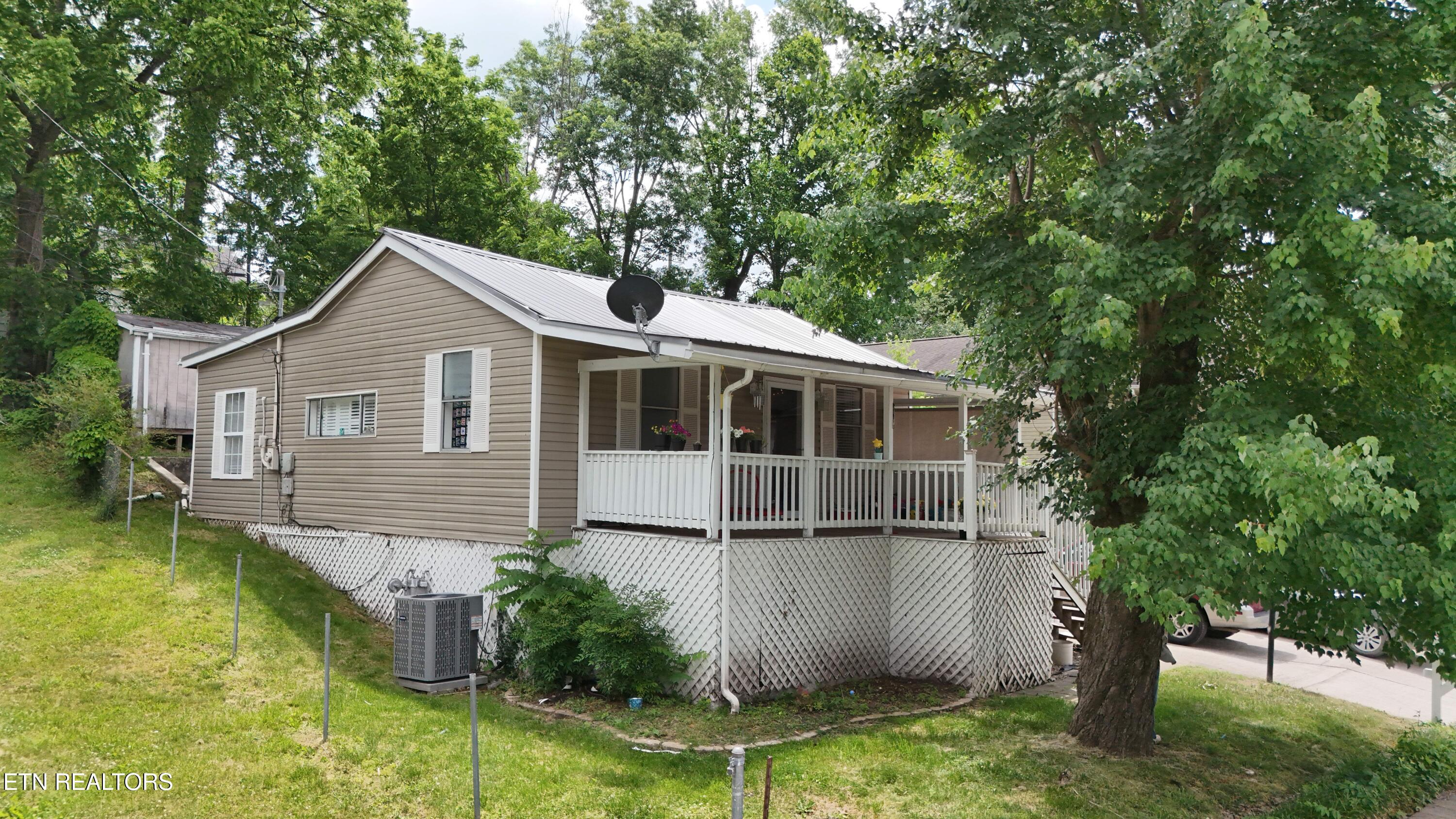 218 N Cross Street Oneida TN 37841