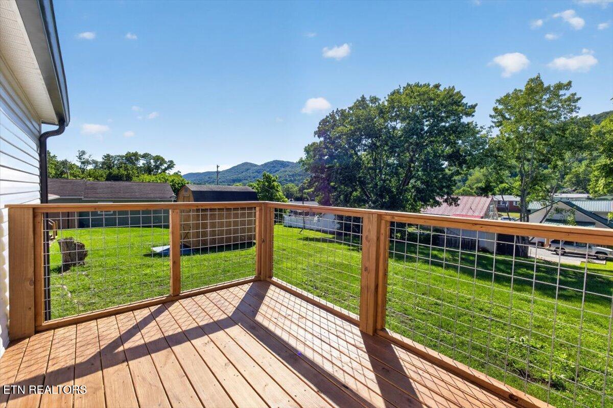 709 E Ash Street Lafollette TN 37766