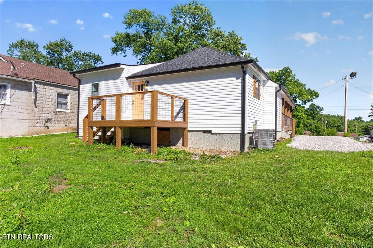 709 E Ash Street Lafollette TN 37766