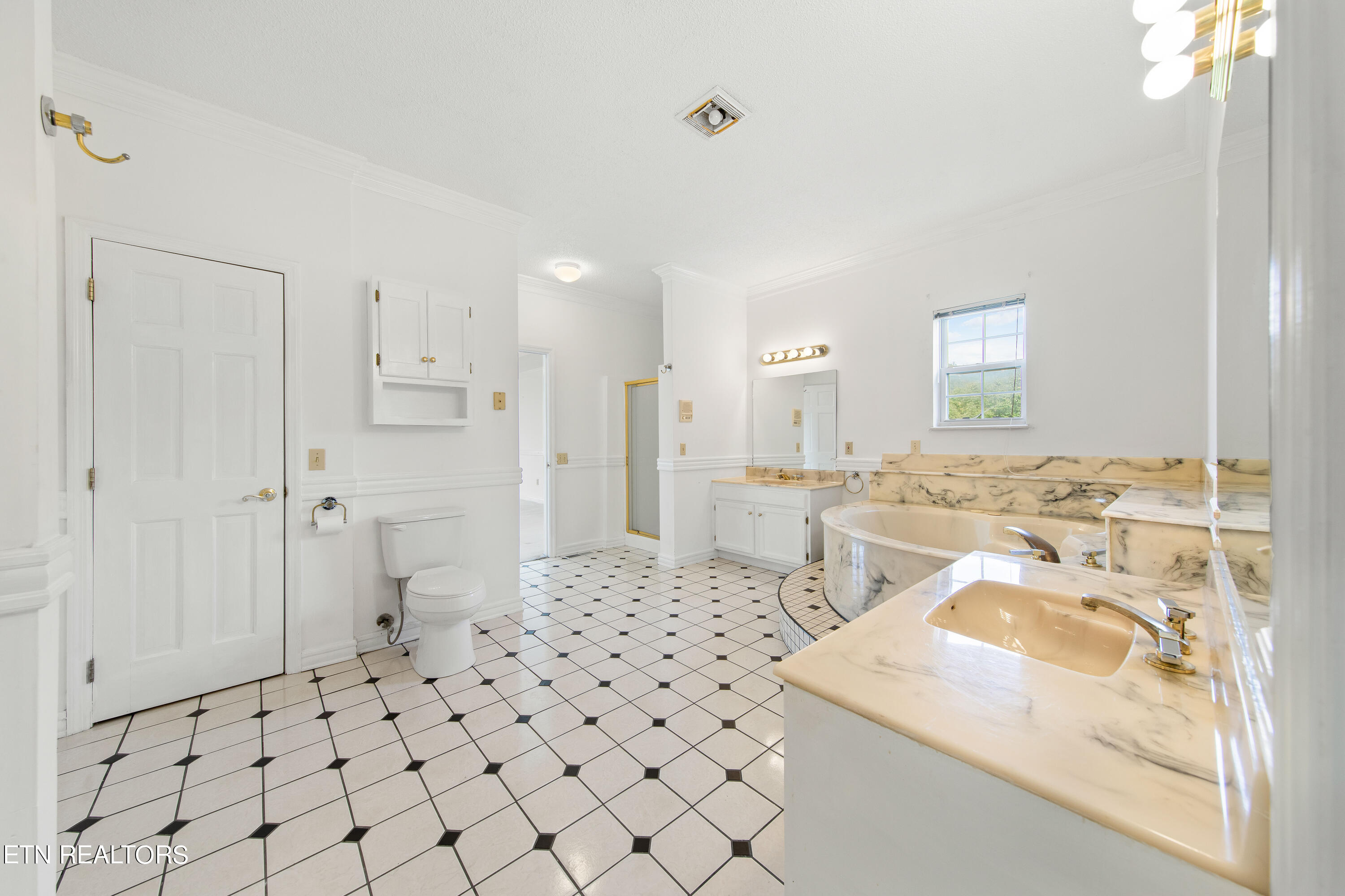 198 Elk Lake Lane Jacksboro TN 37757