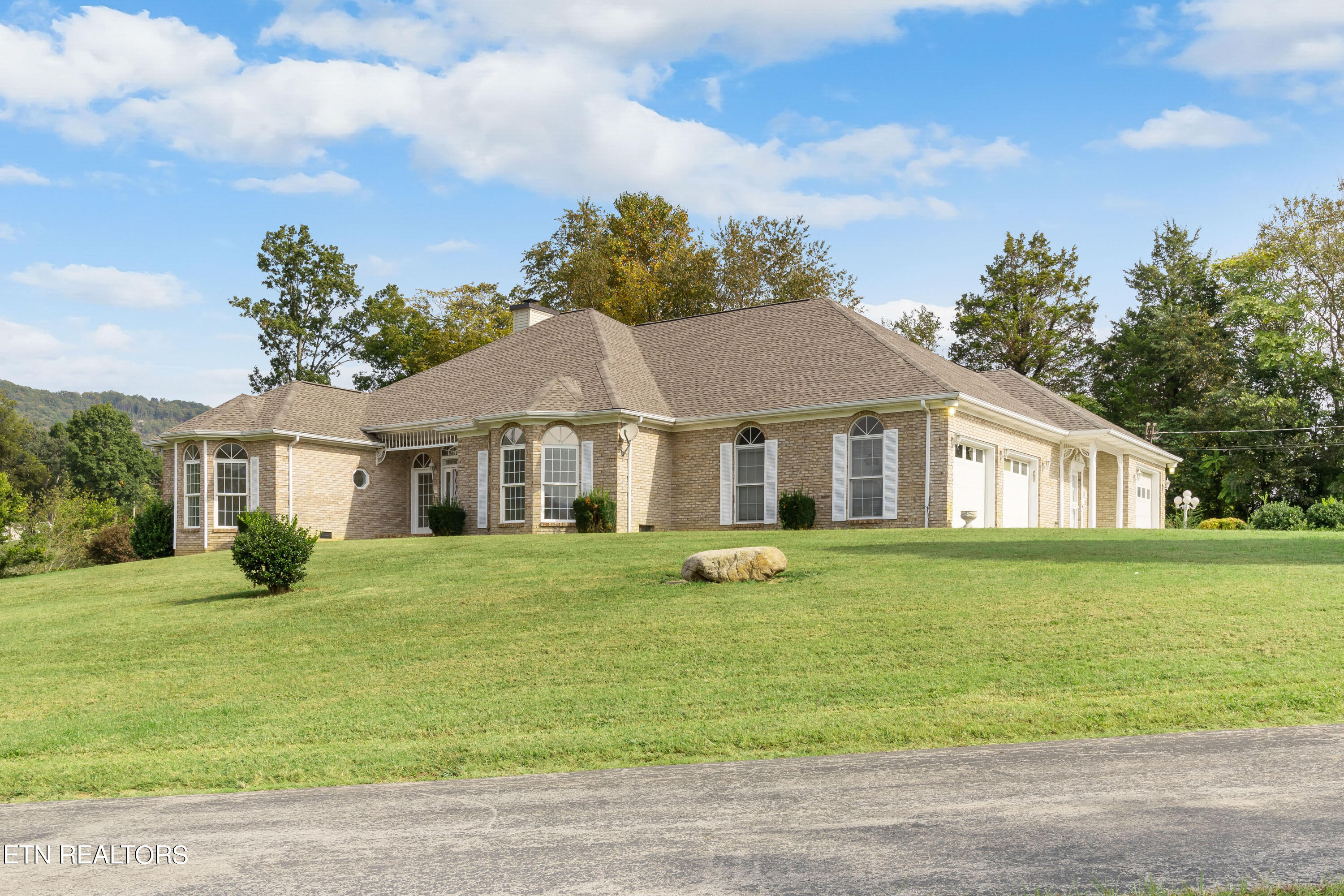 198 Elk Lake Lane Jacksboro TN 37757