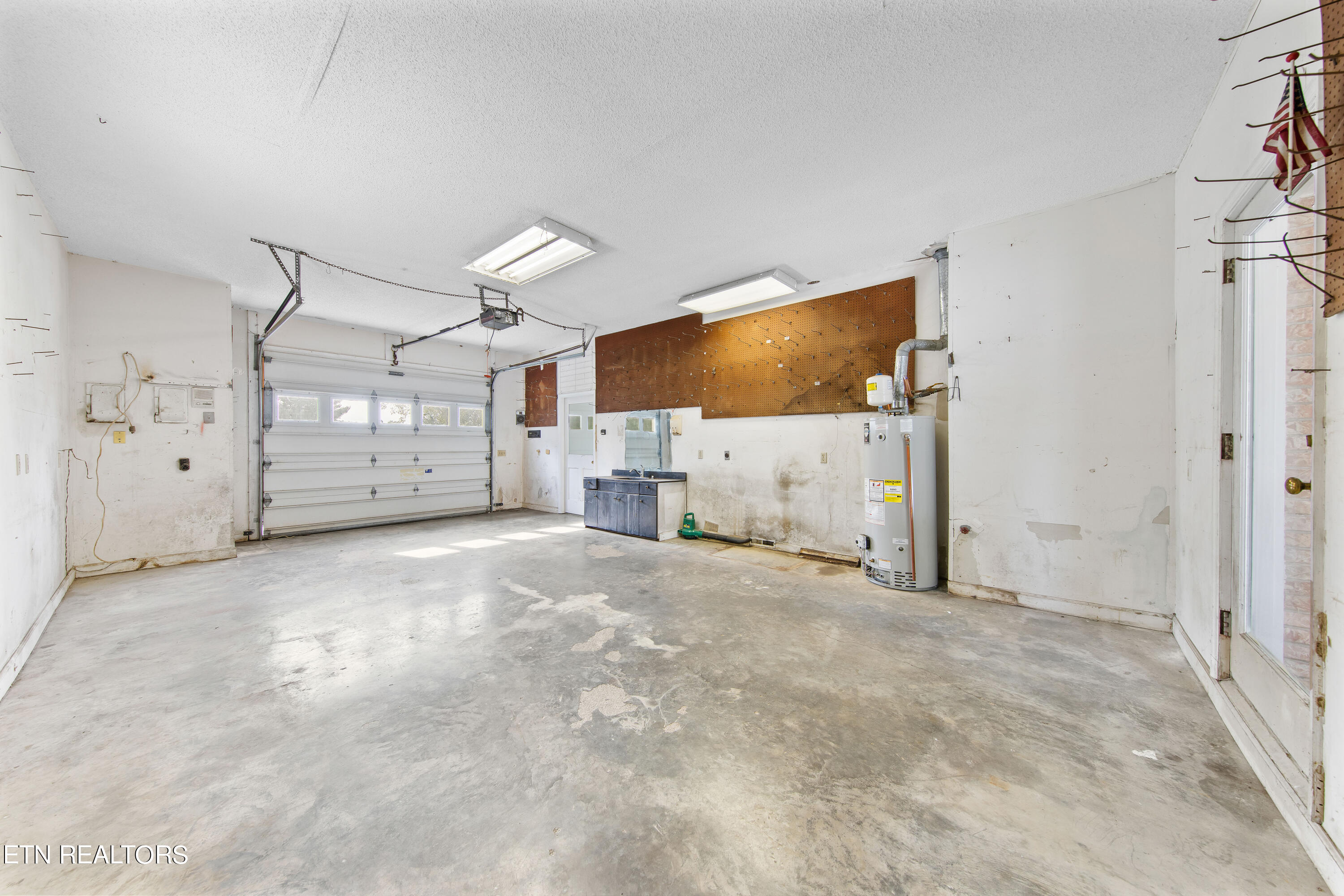 198 Elk Lake Lane Jacksboro TN 37757