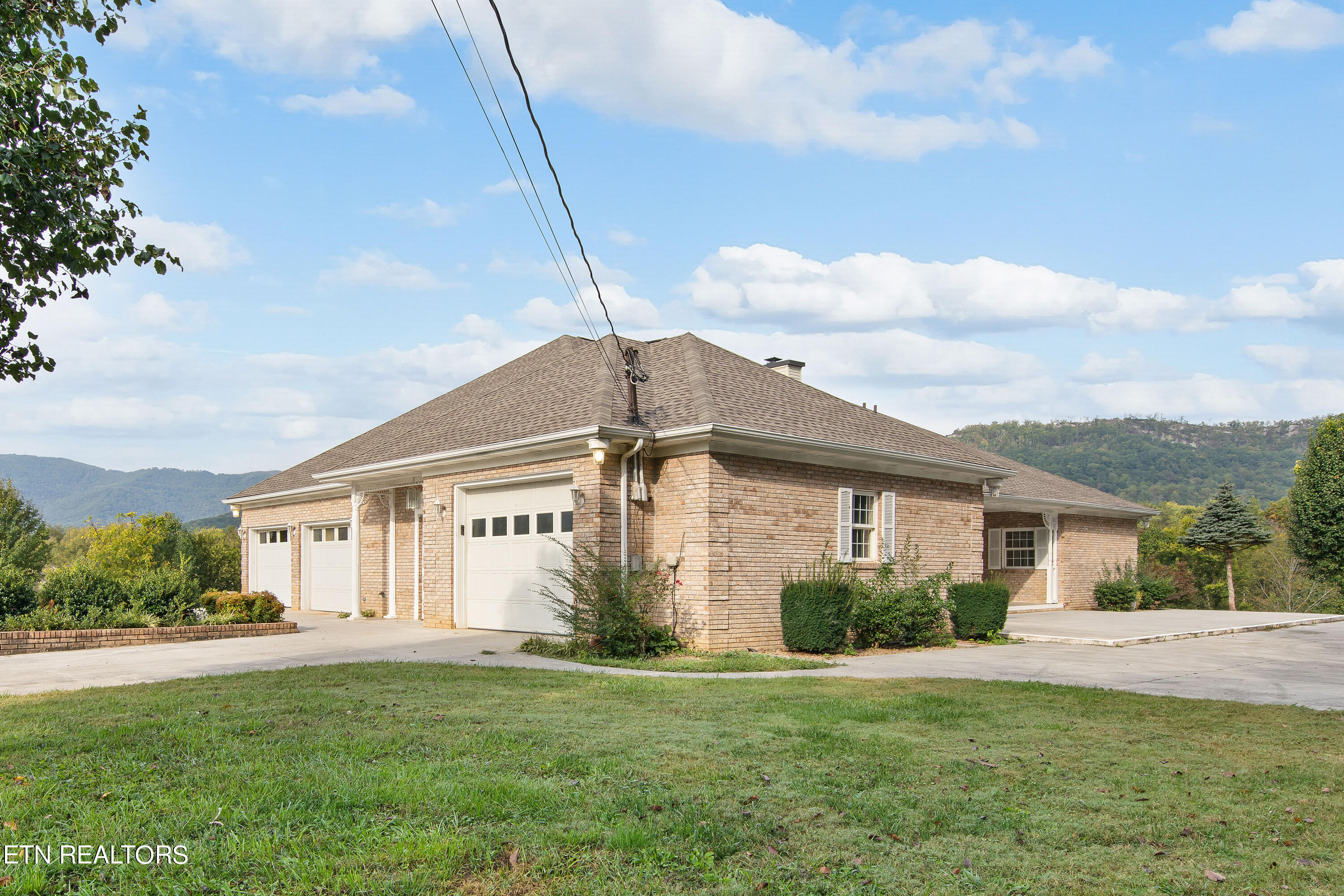 198 Elk Lake Lane Jacksboro TN 37757