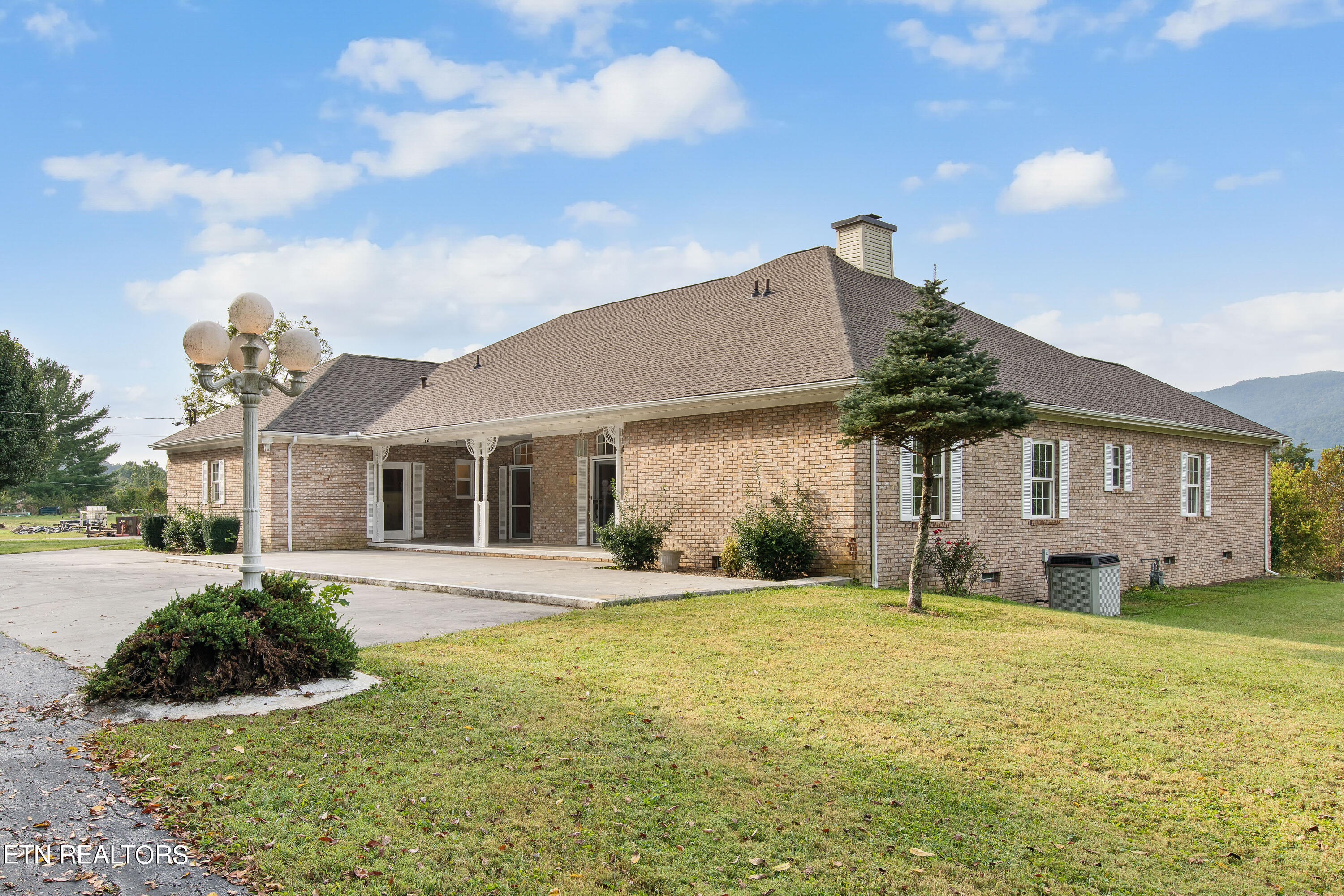 198 Elk Lake Lane Jacksboro TN 37757