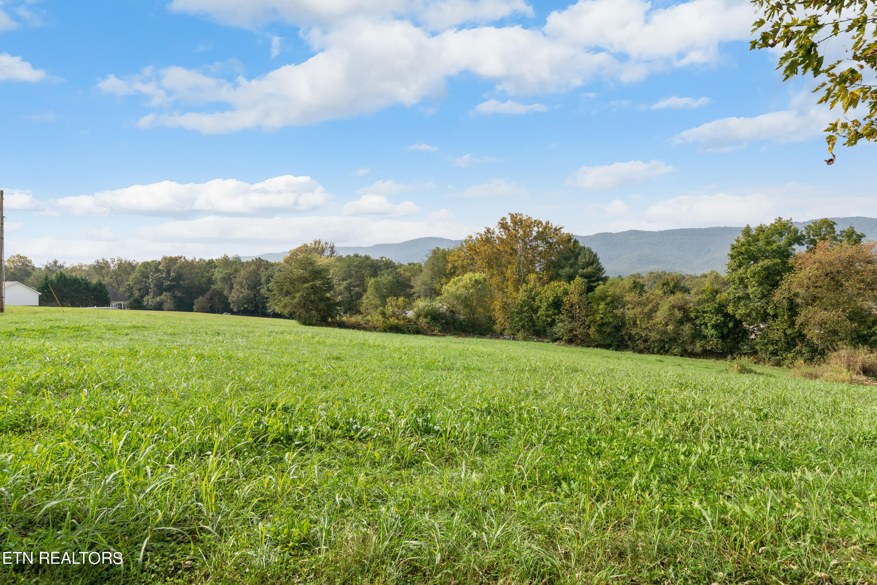 198 Elk Lake Lane Jacksboro TN 37757