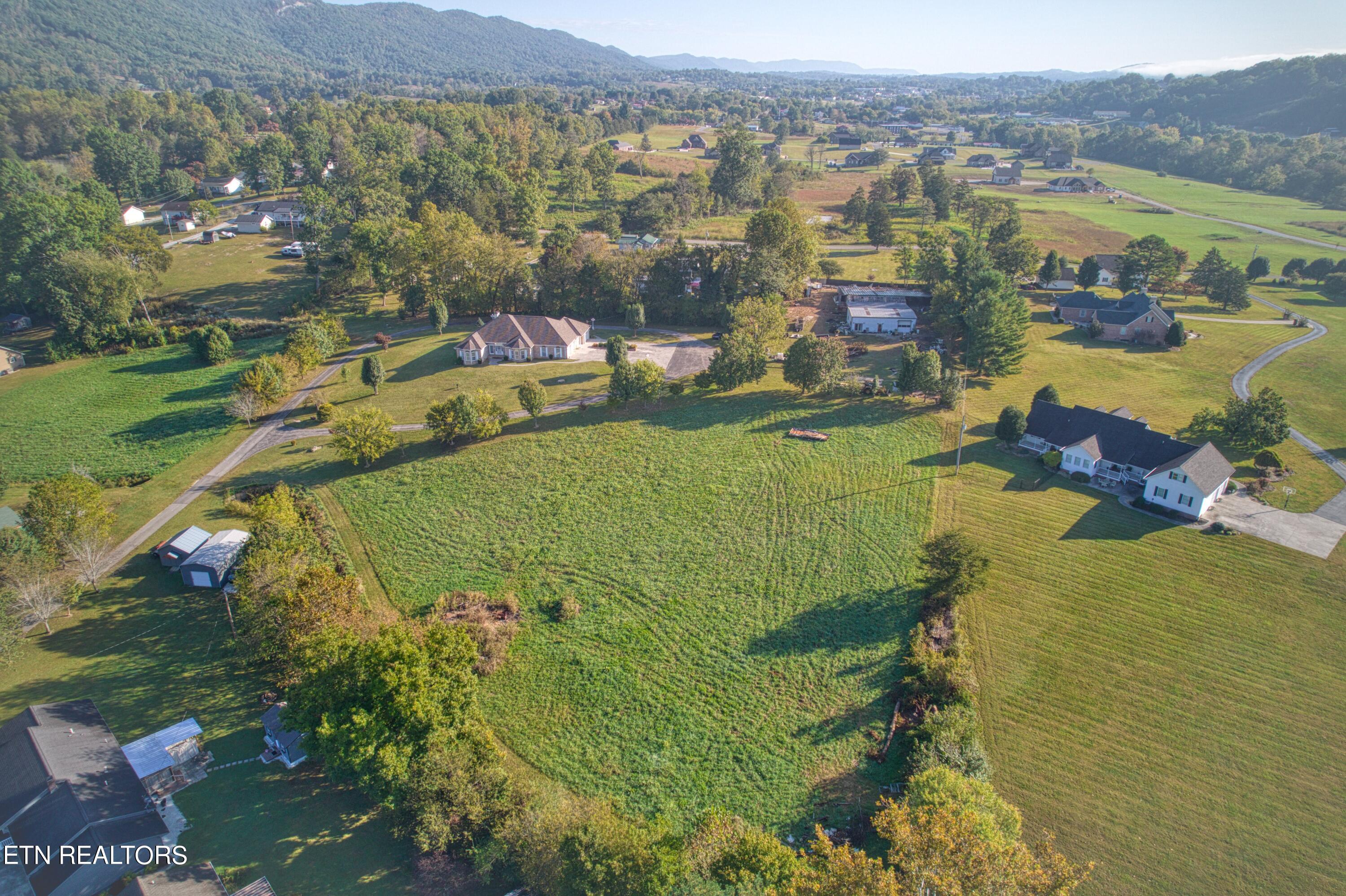 198 Elk Lake Lane Jacksboro TN 37757