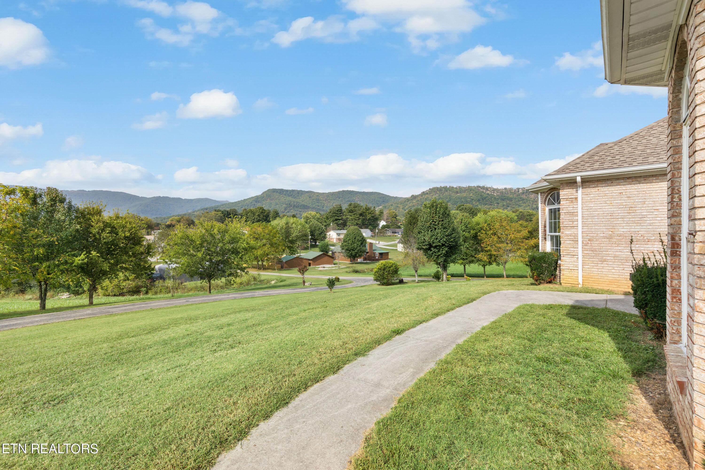 198 Elk Lake Lane Jacksboro TN 37757