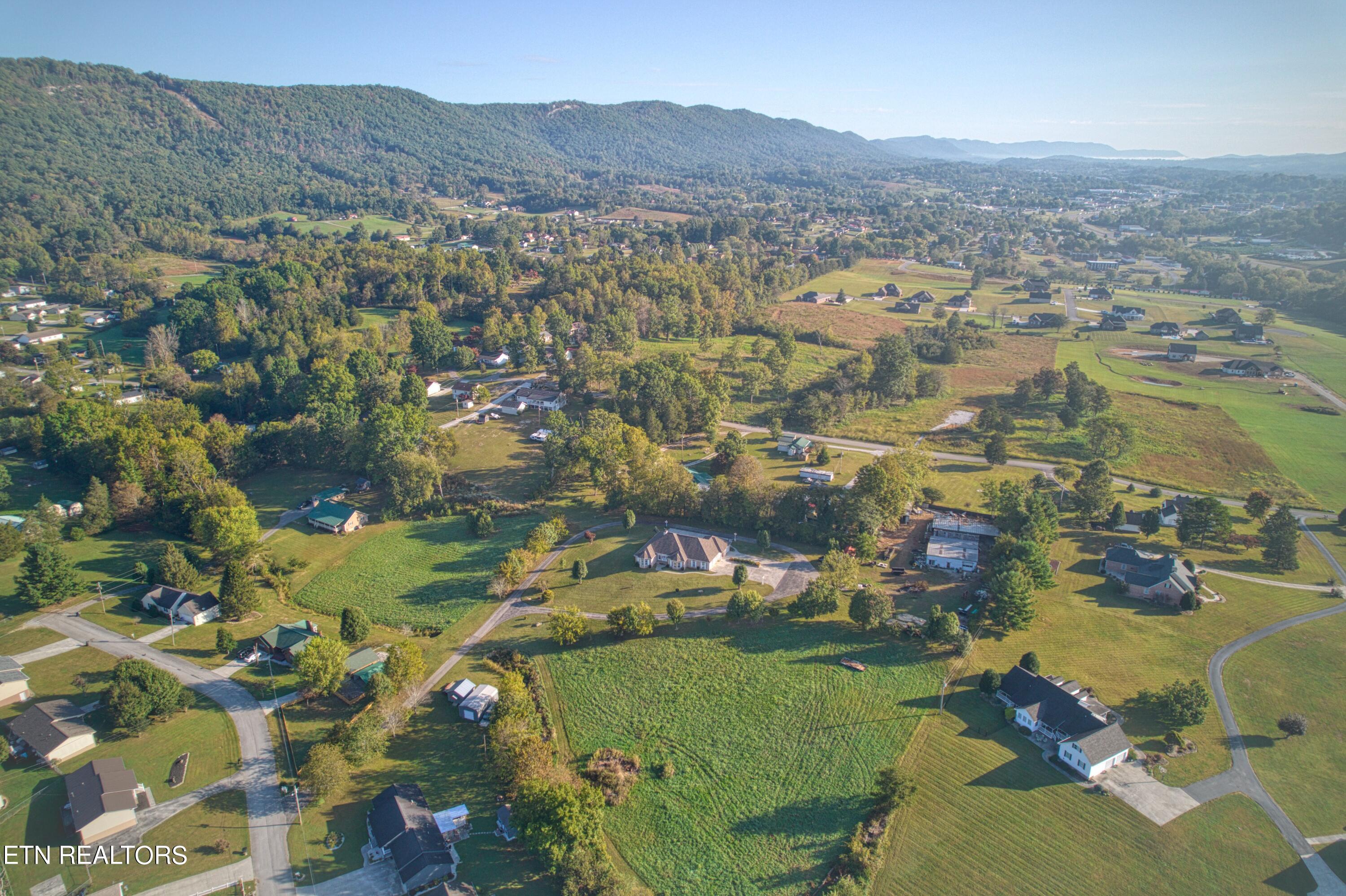 198 Elk Lake Lane Jacksboro TN 37757