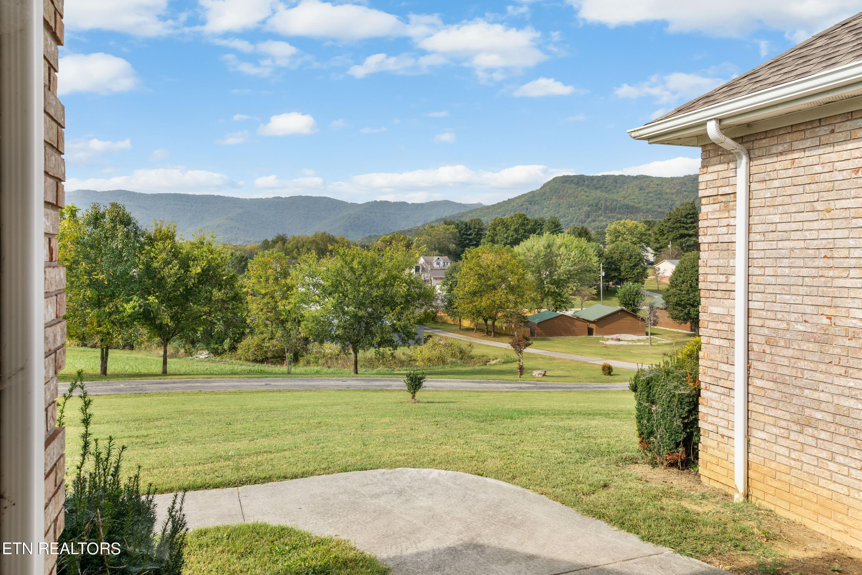 198 Elk Lake Lane Jacksboro TN 37757