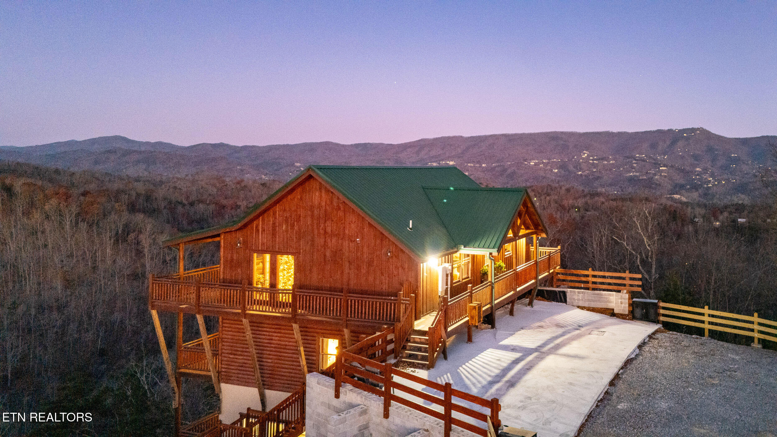2445 Mountain Ridge Way Sevierville TN 37862