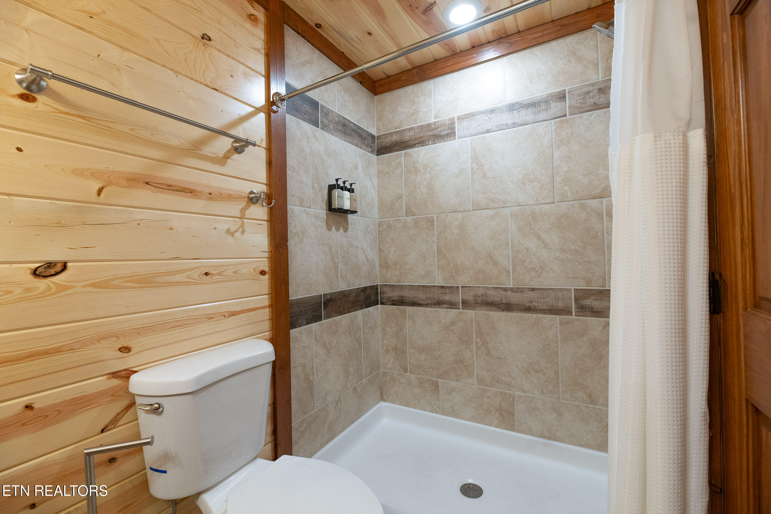 2445 Mountain Ridge Way Sevierville TN 37862