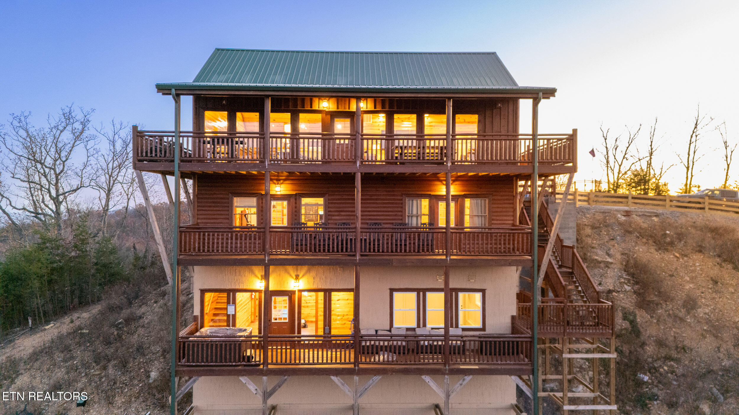 2445 Mountain Ridge Way Sevierville TN 37862