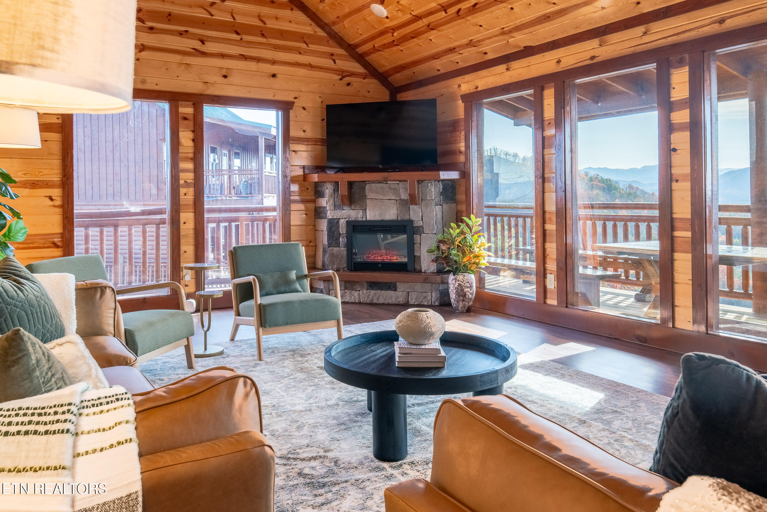 2445 Mountain Ridge Way Sevierville TN 37862