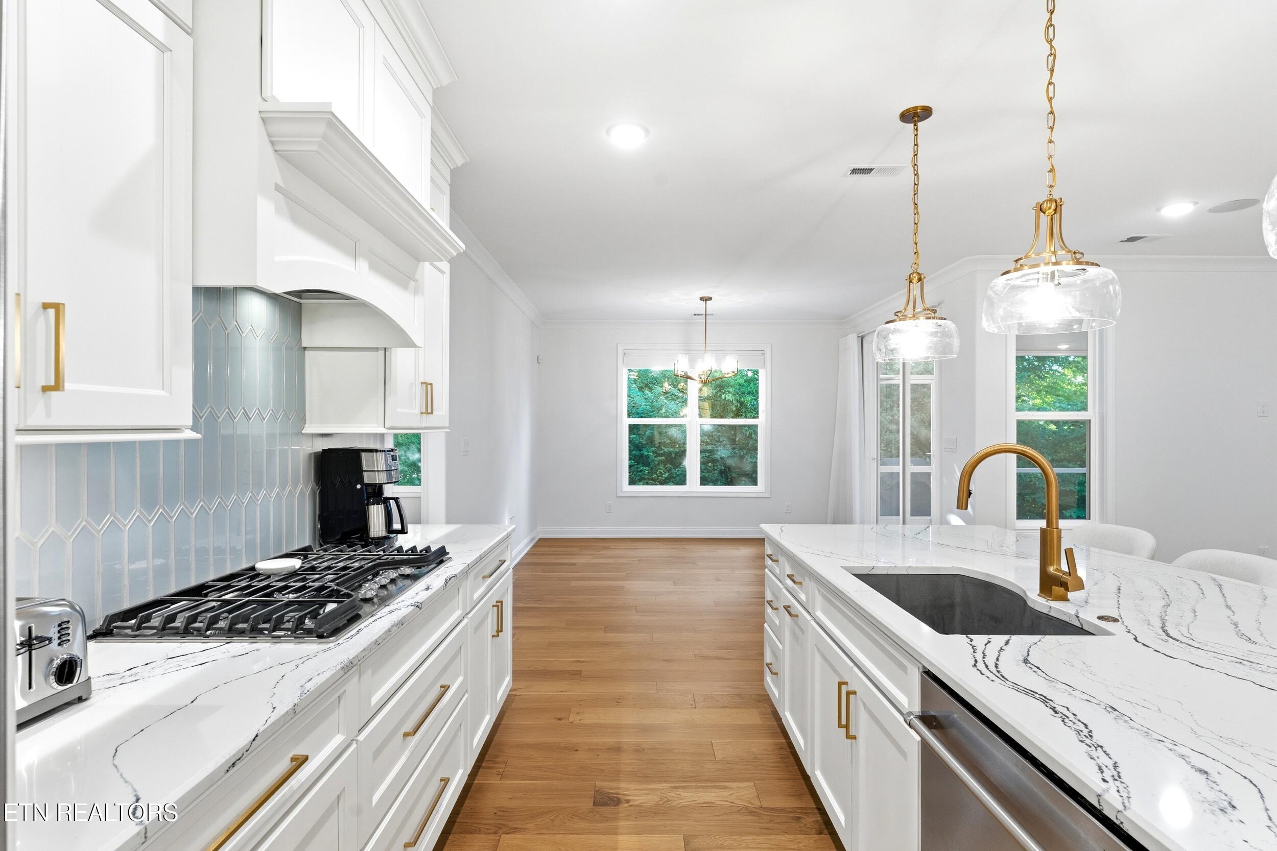 192 Amohi Way Loudon TN 37774