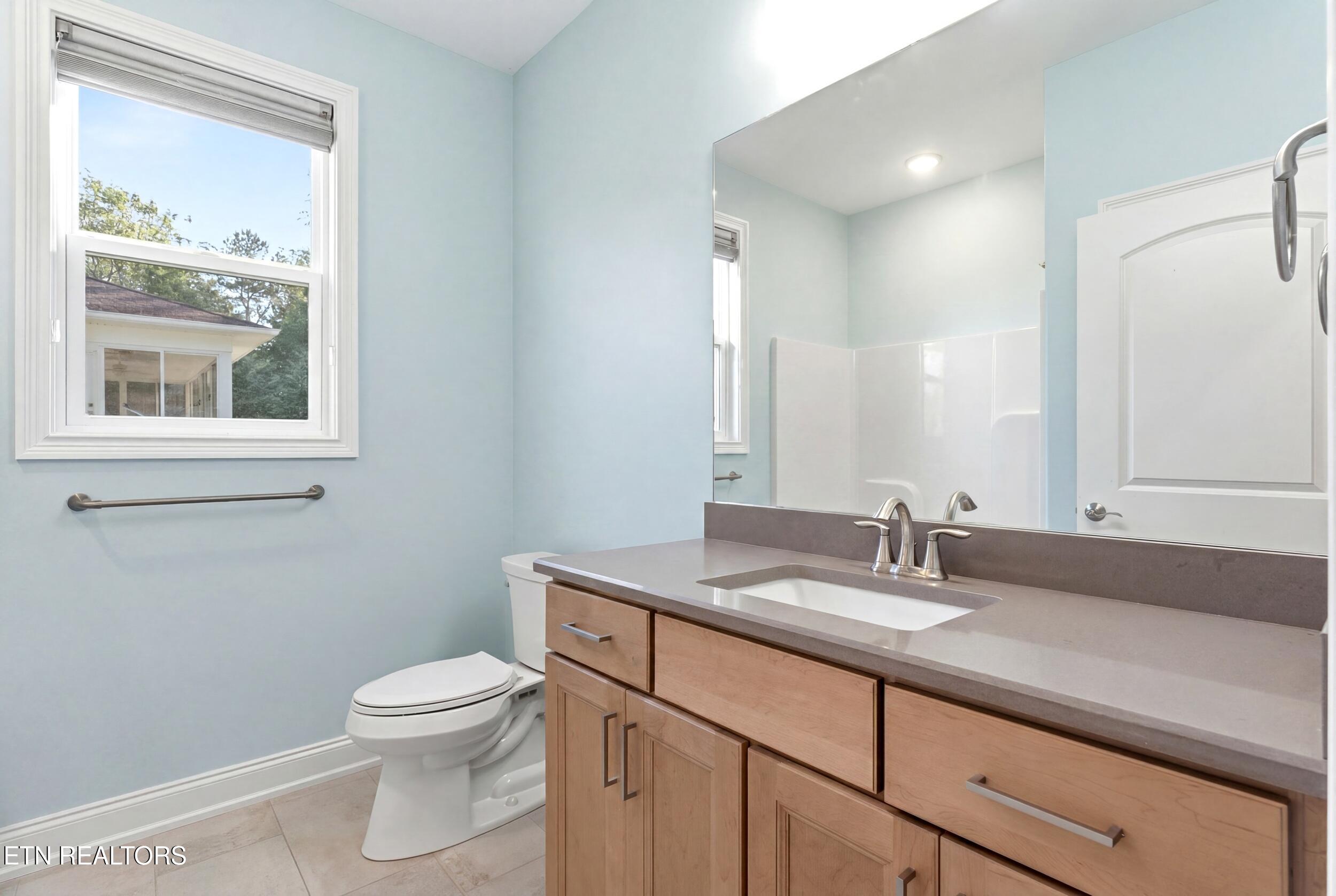 192 Amohi Way Loudon TN 37774