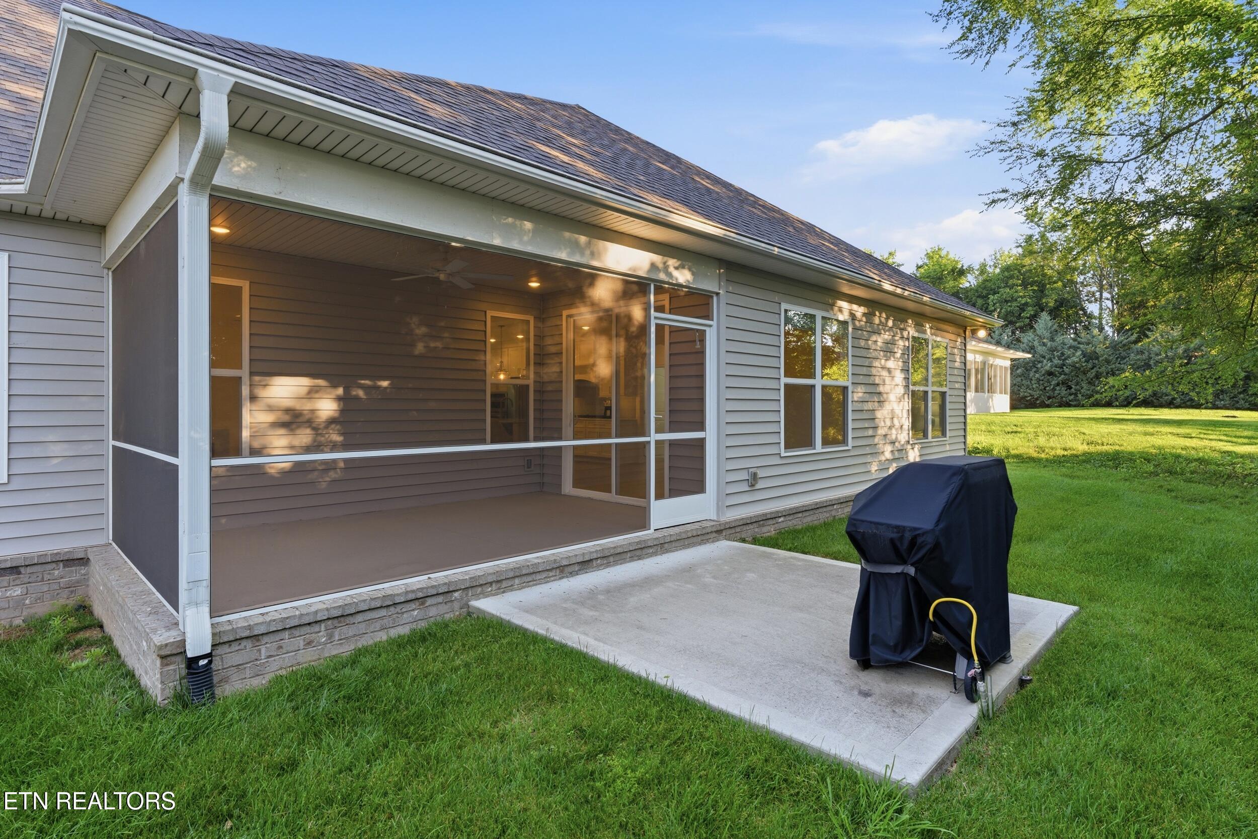 192 Amohi Way Loudon TN 37774