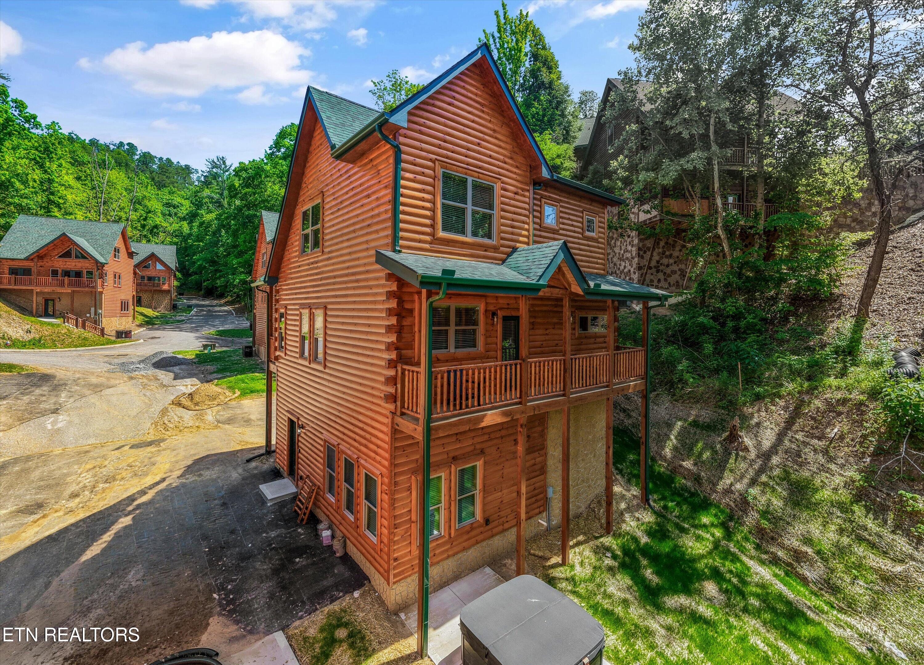 2108 Valley Creek Way Pigeon Forge TN 37862