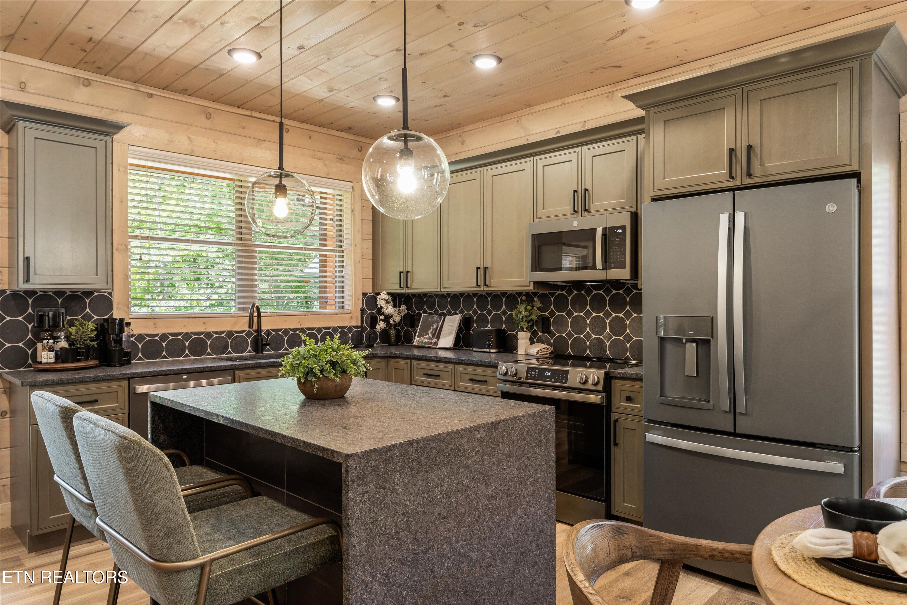 2108 Valley Creek Way Pigeon Forge TN 37862