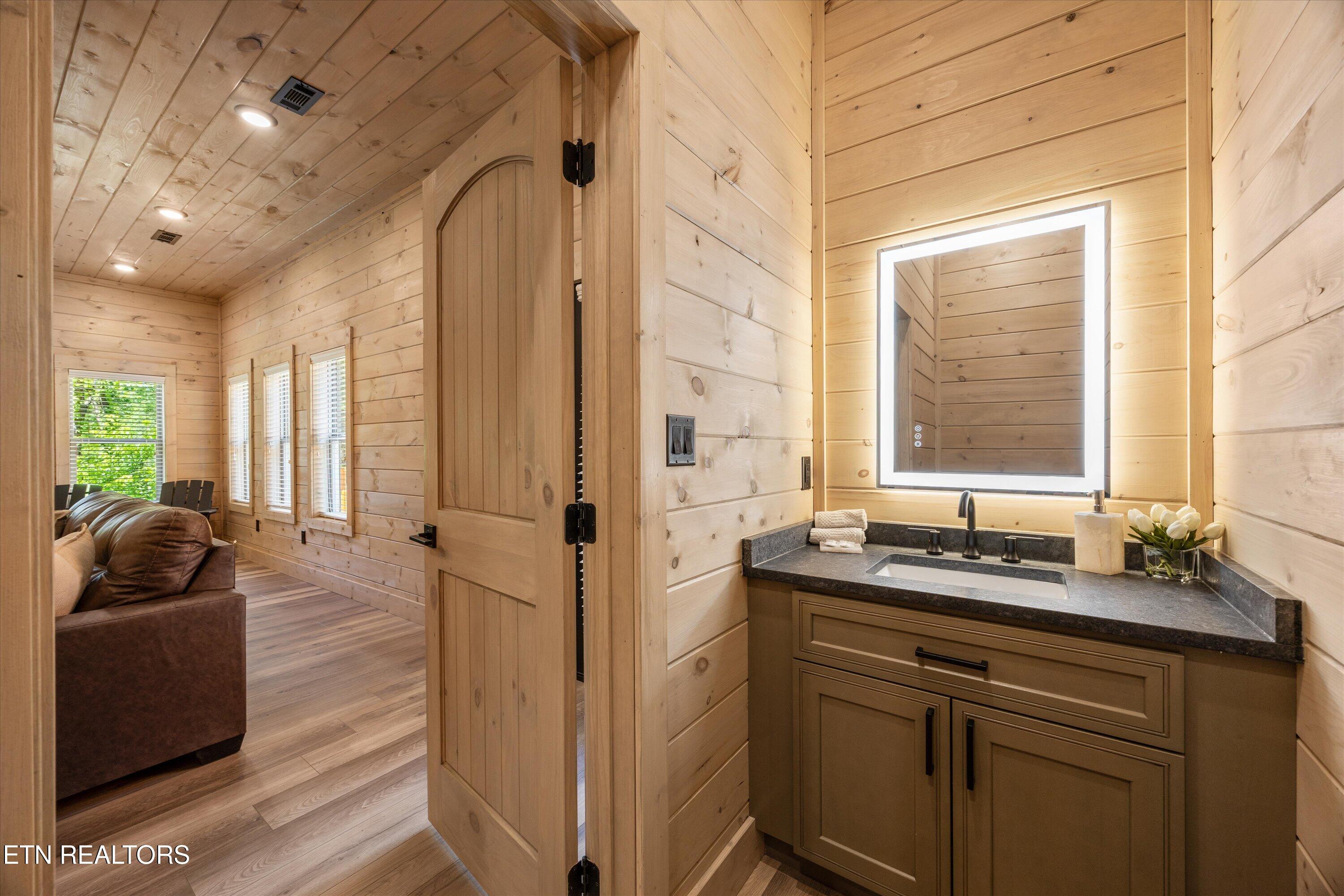 2108 Valley Creek Way Pigeon Forge TN 37862