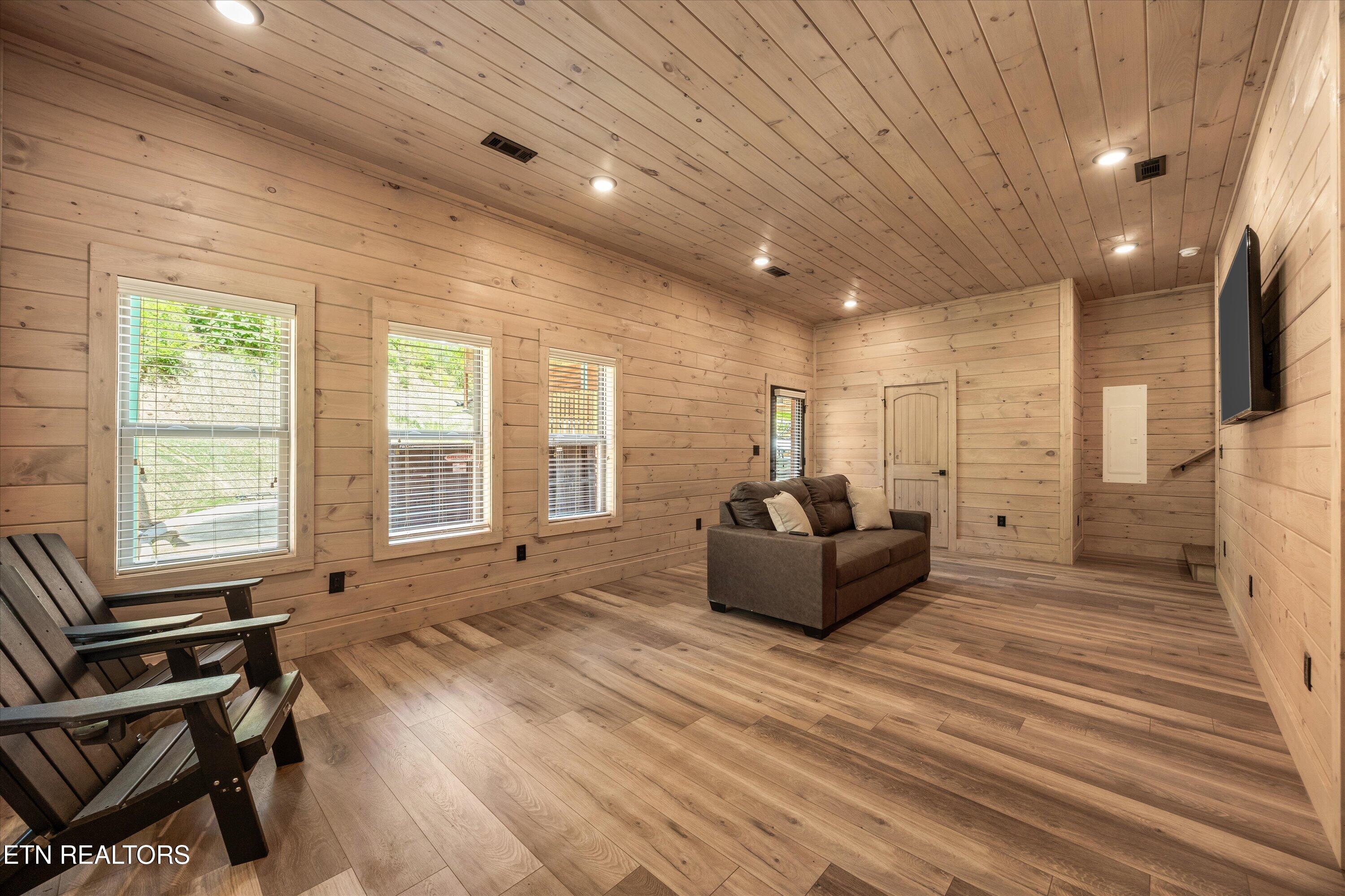 2108 Valley Creek Way Pigeon Forge TN 37862